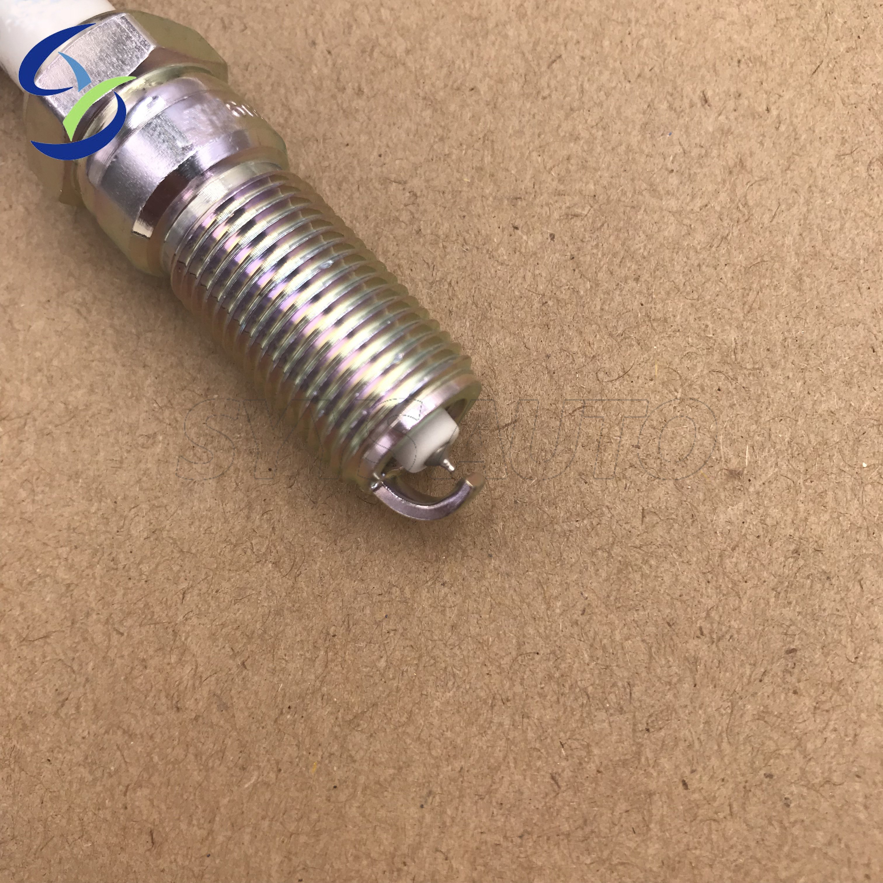 Spark plug for car LR025605 For Land Rover Discovery Sport Range Rover Evoque LR2 2.0L