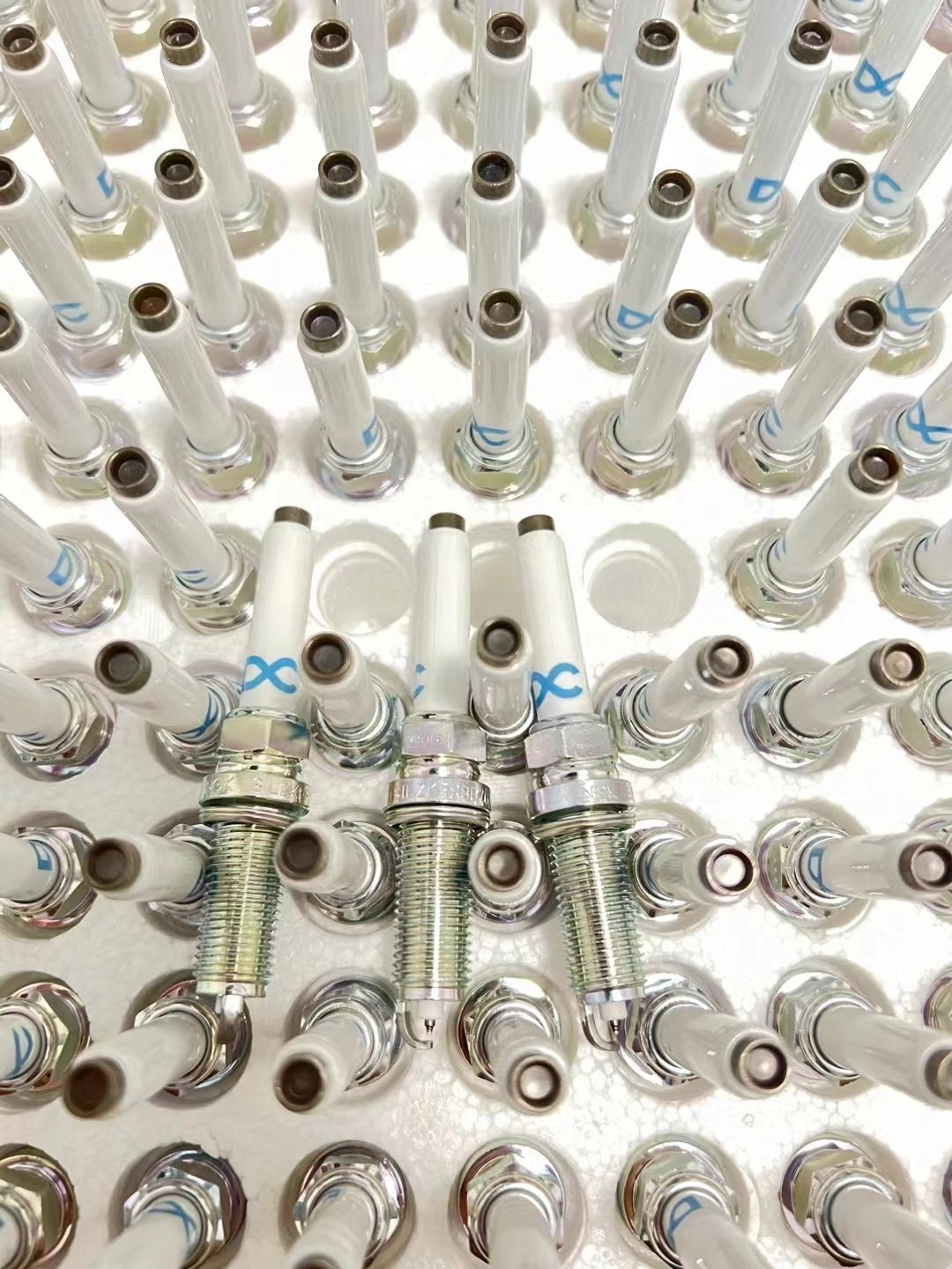 CQHZJ Wholesale 90919-01191 SK20HR11 Iridiuum Plug 90919-01210 SK20R11 90919-01253 SC20HR11 Fit for Toyota