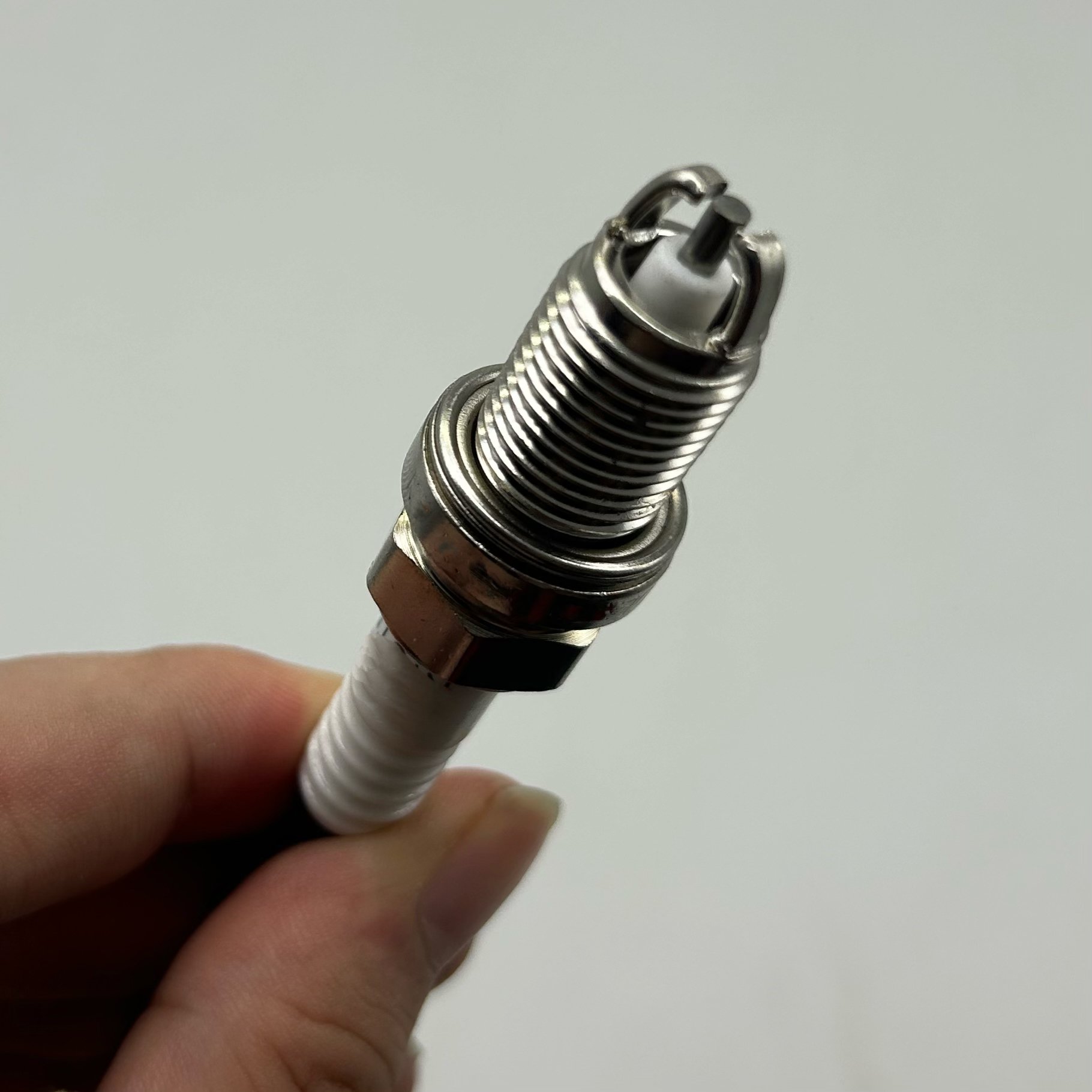 Hot Sale Auto Spark Plug OEM K16TR11 90919-01192 Car Spark Plug