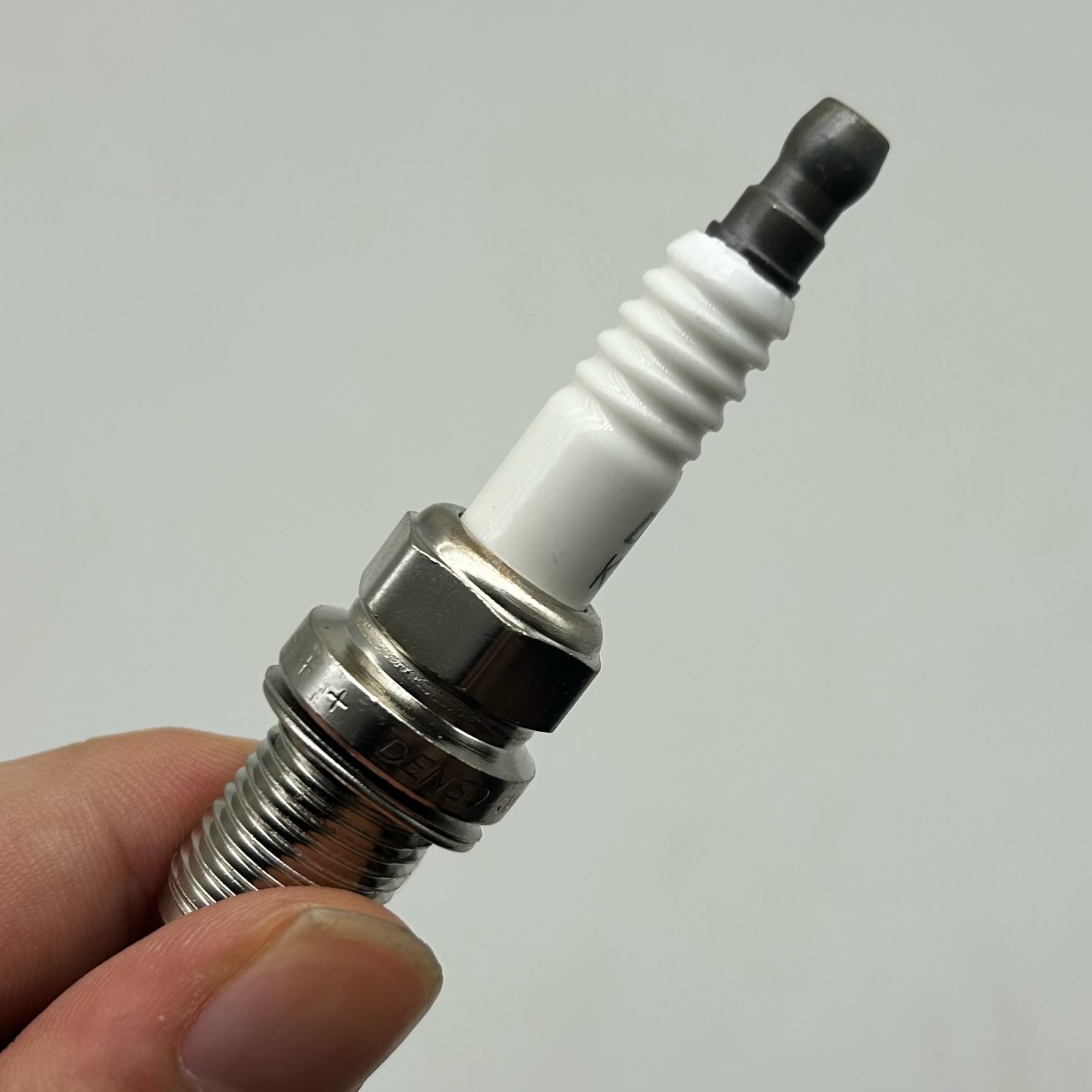 Hot Sale Auto Spark Plug OEM K16TR11 90919-01192 Car Spark Plug