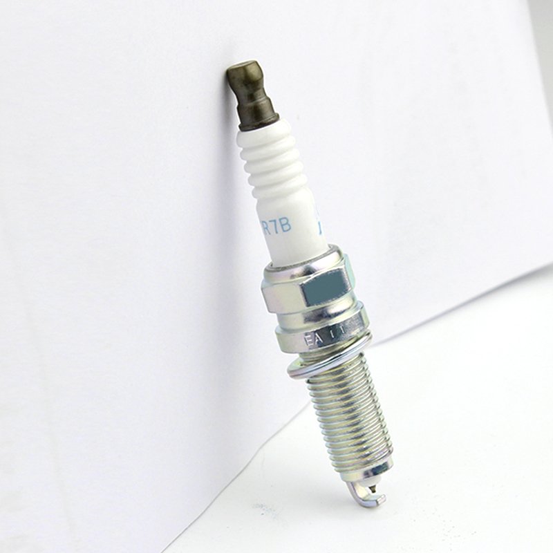 In Stock Hotsale Car Spark Plugs 18851-11070 bujias spark plug for car