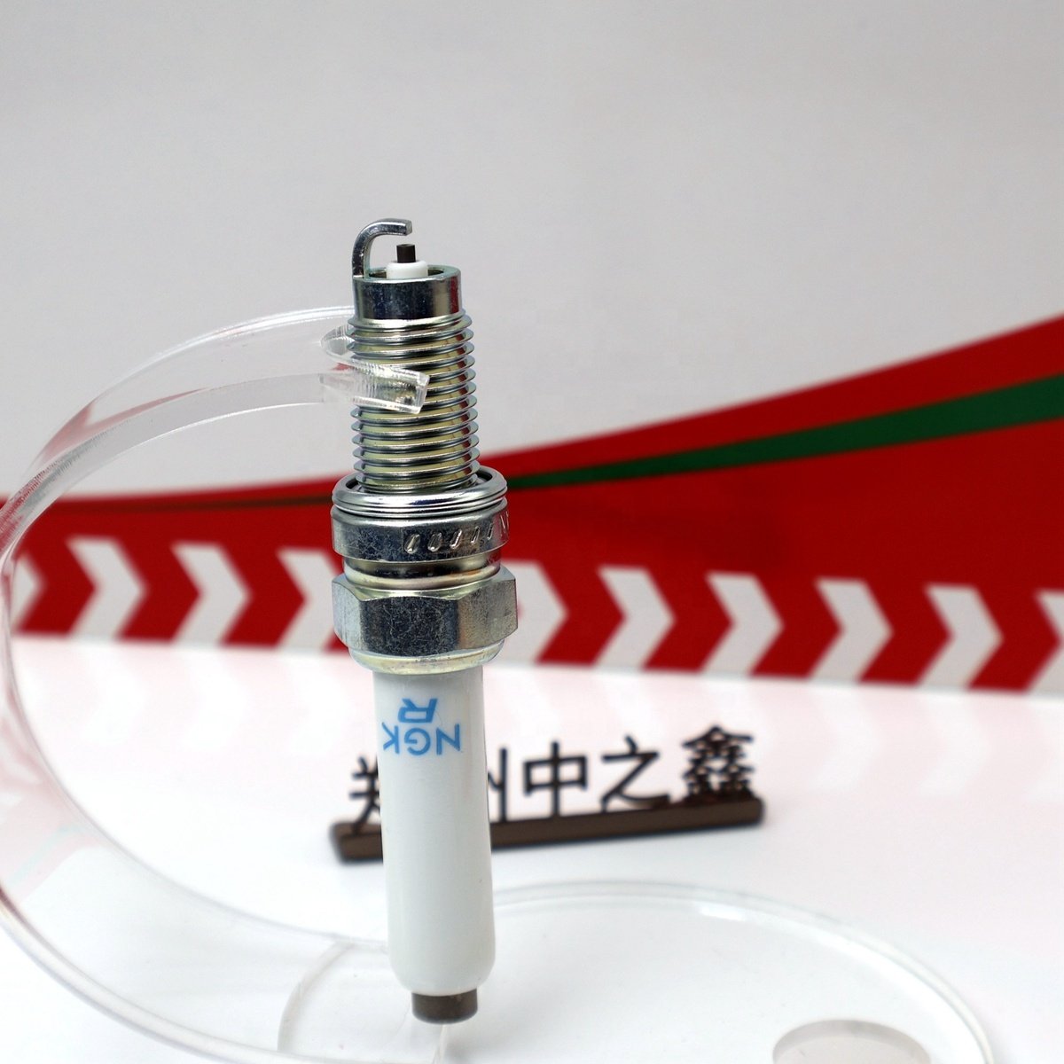 GenuineZKER6A-10EG 96596 Original NGK nickel alloy spark plug ZKER6A-10DEG NGK 97973 04C905601 04C905616