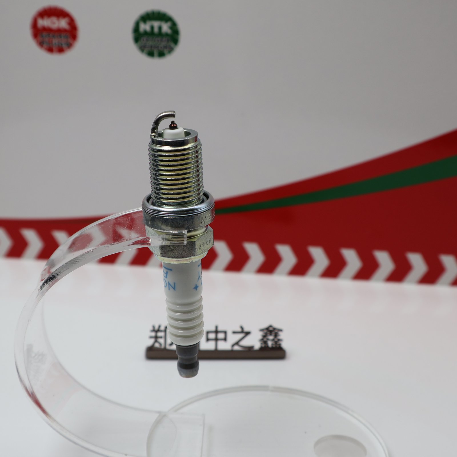 Genuine NGK 9331 PFR6Y Original NGK double platinum spark plug suitable for PFR6Q 6458 FR7KPP33