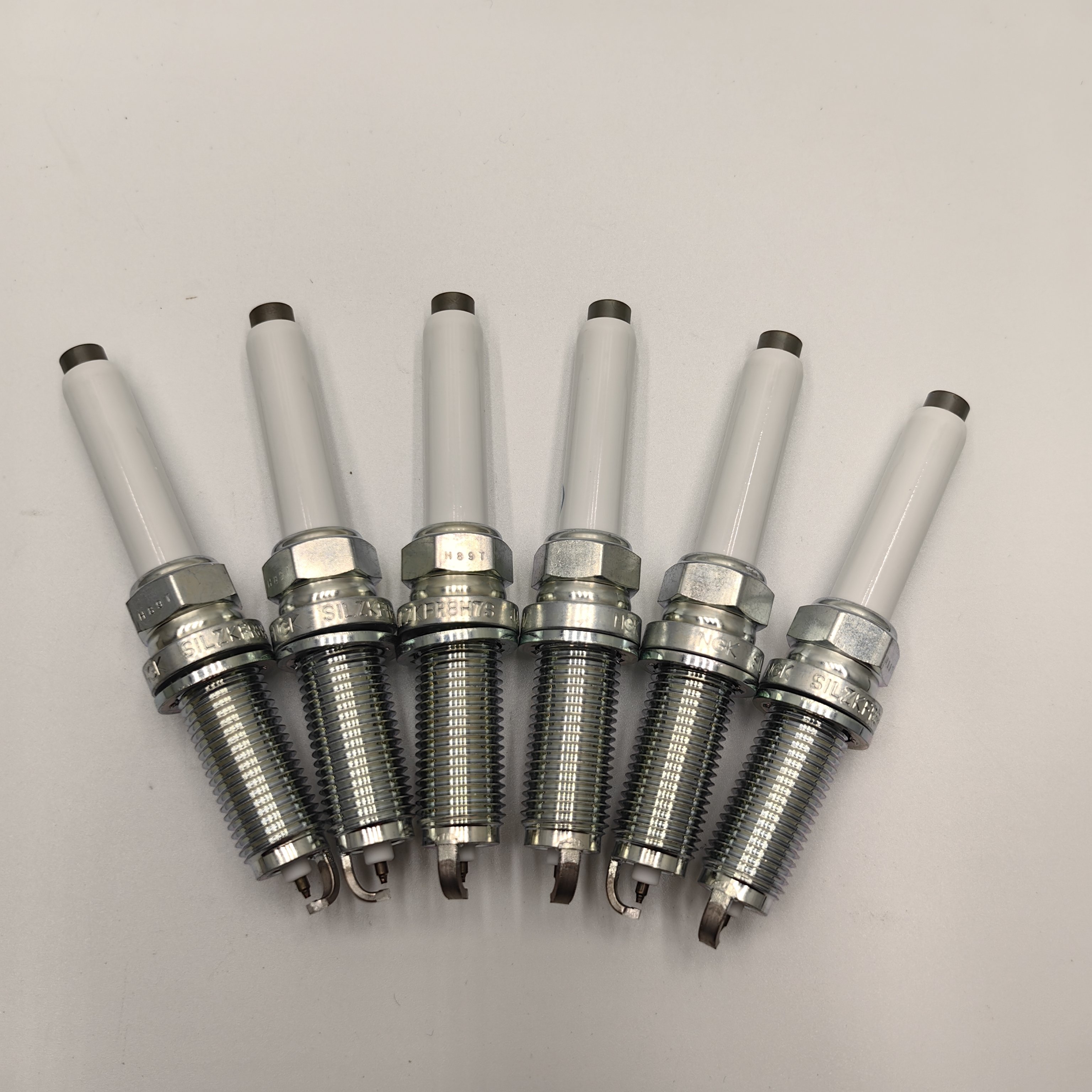 for Mercedes-benz W176W246 W242 W205 0041597003 Spark plug Original spark plug 0041597003 0041597903 2701590700