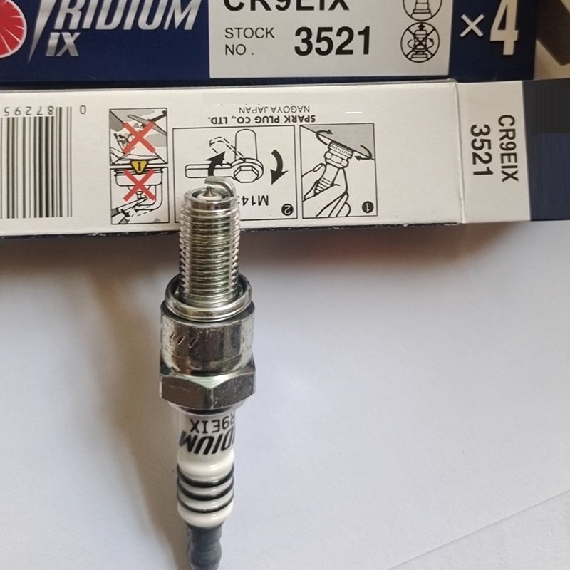 High Quality Bujias Auto Engine System 3521 Cr9Eix Iridium Engine Ignition Part Spark Plug For Ngk