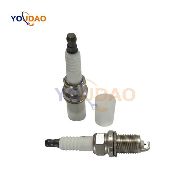 9091901240 SK16R11 9008091184 9091901168 9091901217 9091901218 Spark Plug 90919-01240