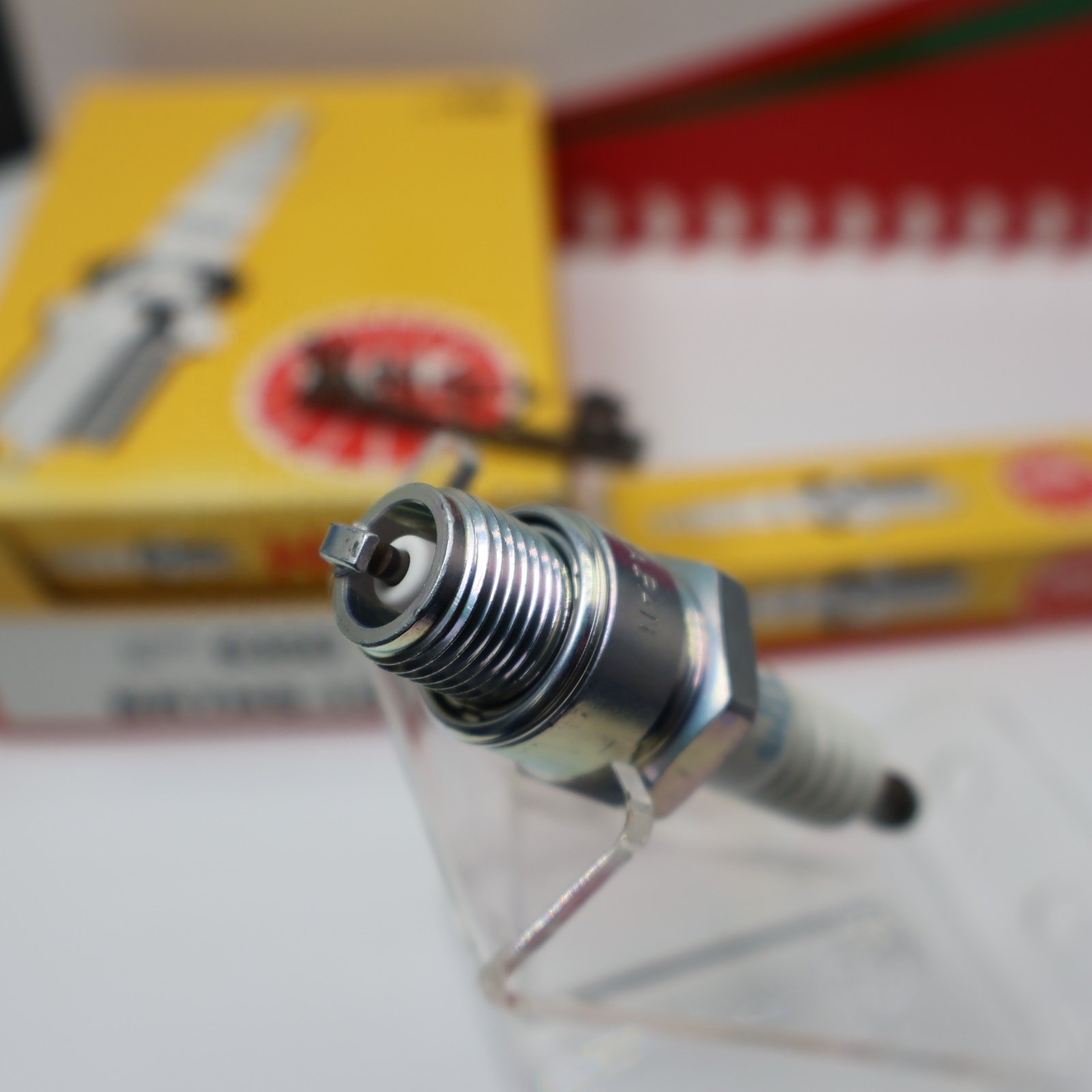 NGK BR7HS-10 6350 Motorcycle spark plug is suitable for two punch boat hanging machine motorboat speedboat outboard machine