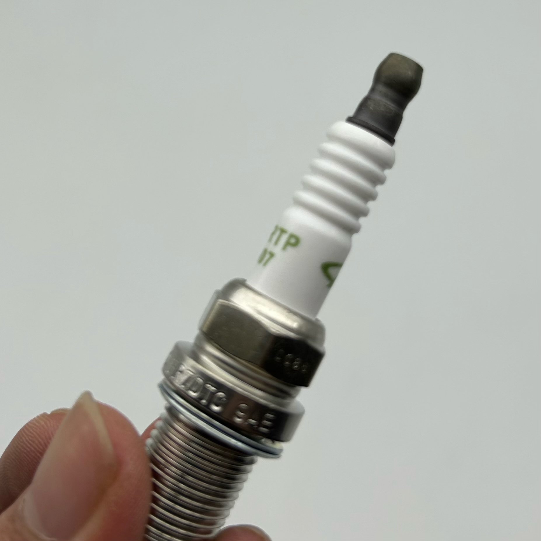 High Performance Wholesale Auto Parts Engine Spark Plug S11-3707100
