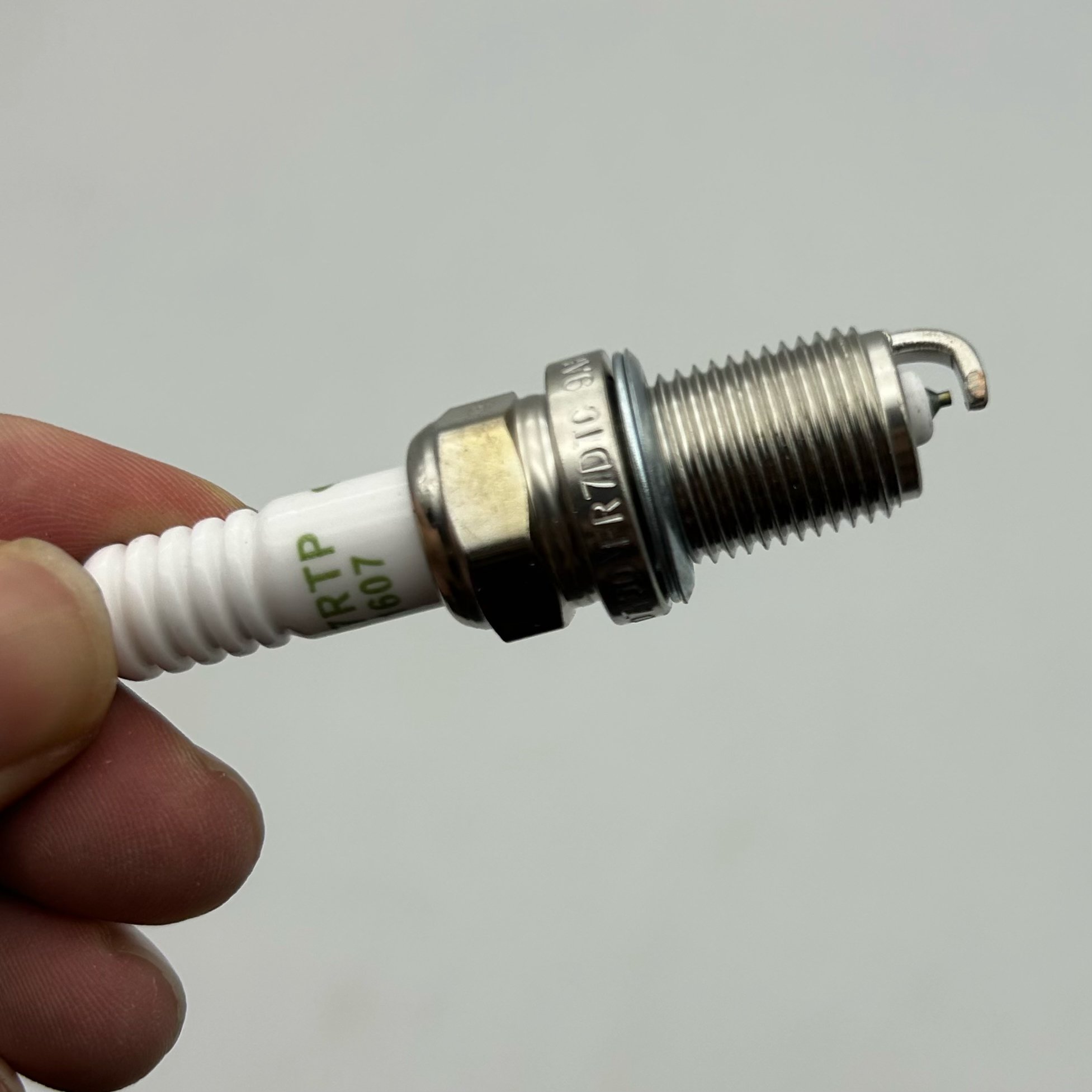 High Performance Wholesale Auto Parts Engine Spark Plug S11-3707100