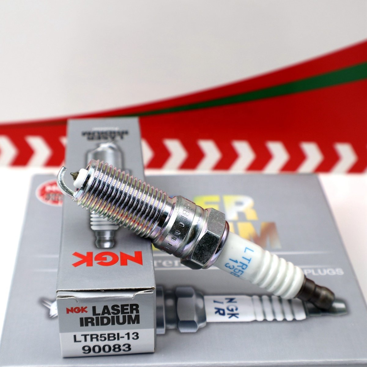 Genuine LTR5BI-13 90083 Original NGK single Iridium gold spark plug For Ford Mondeo winning 2.3L Pentium B70 2.0L