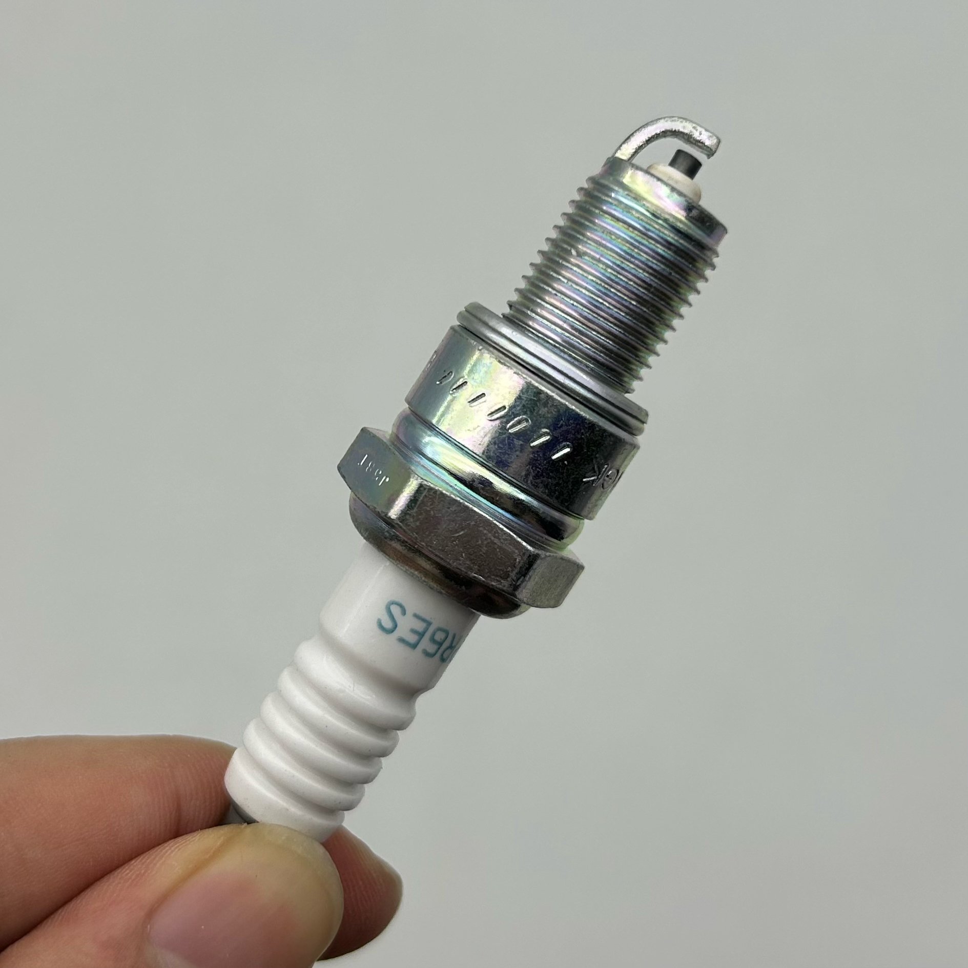 Auto Parts For NGK Authorized The Sale of Original Genuine Spark Plugs 7822 BPR6ES
