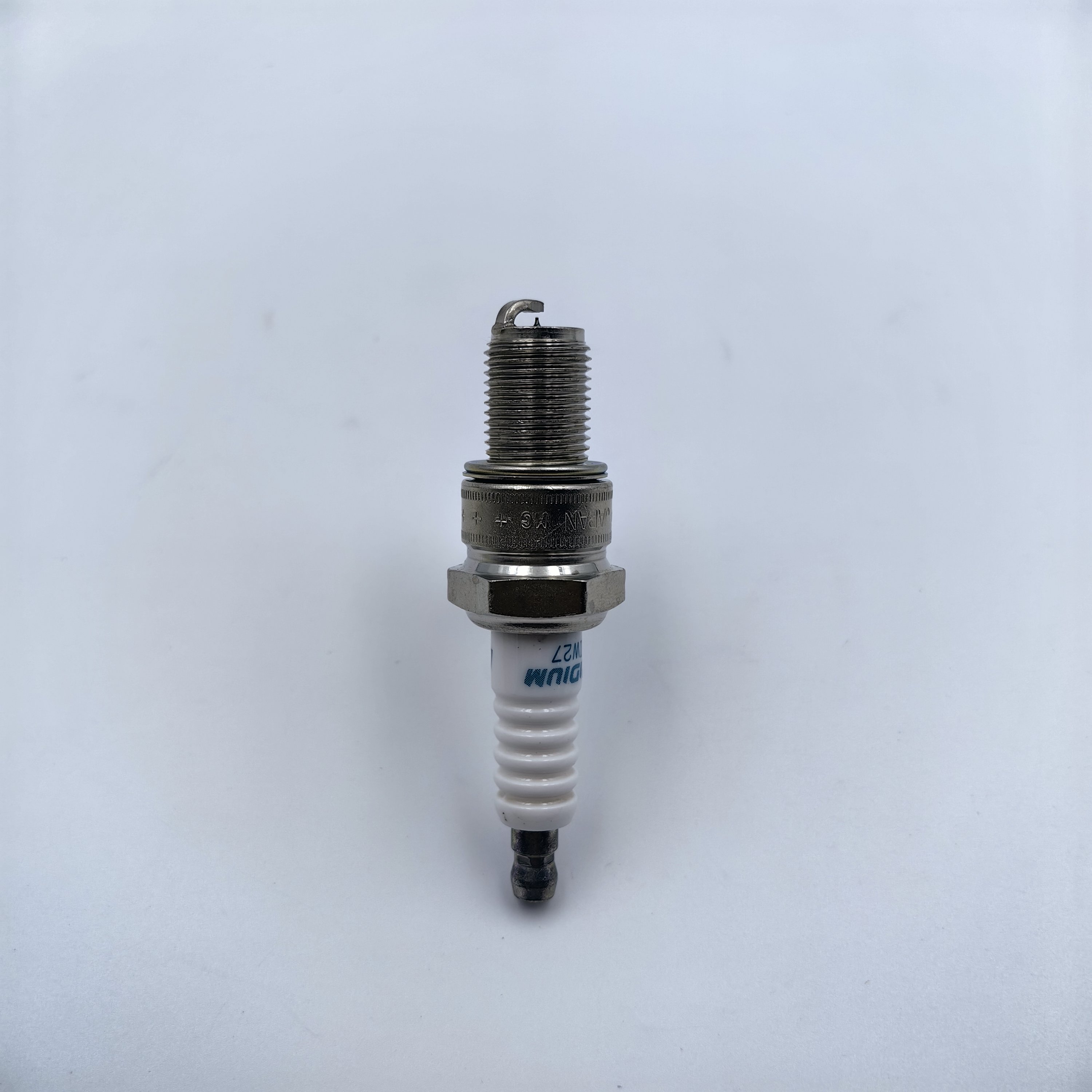 Bujias De Autos DENSO Original Candle 5317 IW27 For Motorcycles ENFIELD BULLET LB 500 MACHISMO , KAWASAKI NINJA RR 150