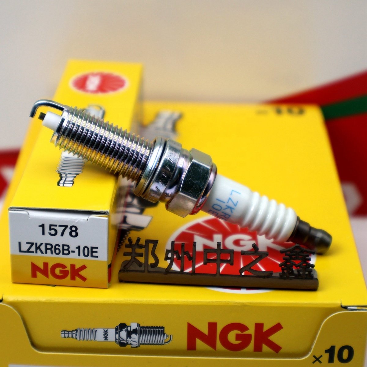LZKR6B-10E 1578 Original nickel alloy spark plug 18855-08060 18855-10060
