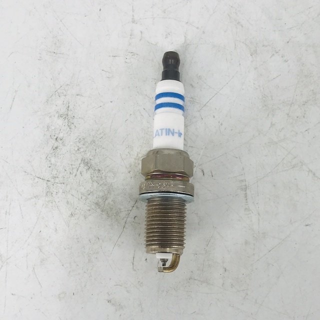 0242255508 High Quality Original Weichai Engine Parts 610800190174 iridium spark plug
