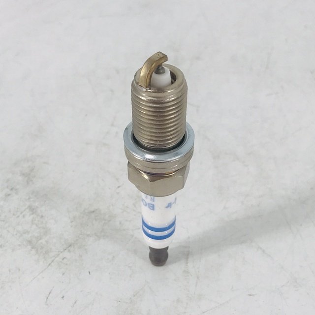 0242255508 High Quality Original Weichai Engine Parts 610800190174 iridium spark plug