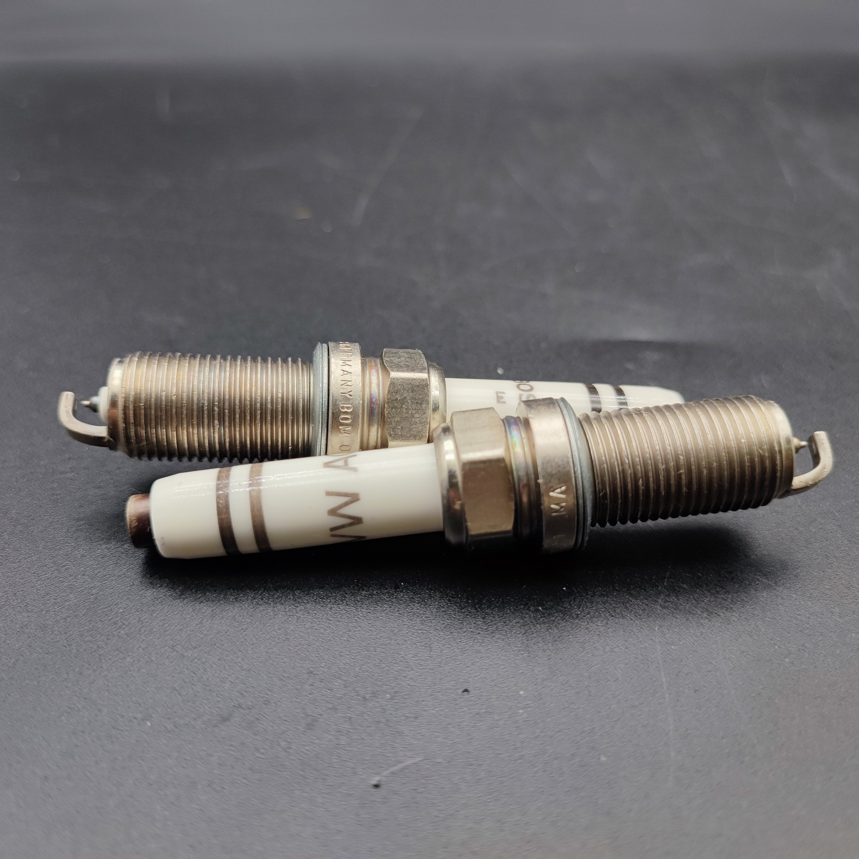 06k905611c Wholesale Auto Parts Iridium Spark Plugs 06k905611c Spark Plug for AUDI