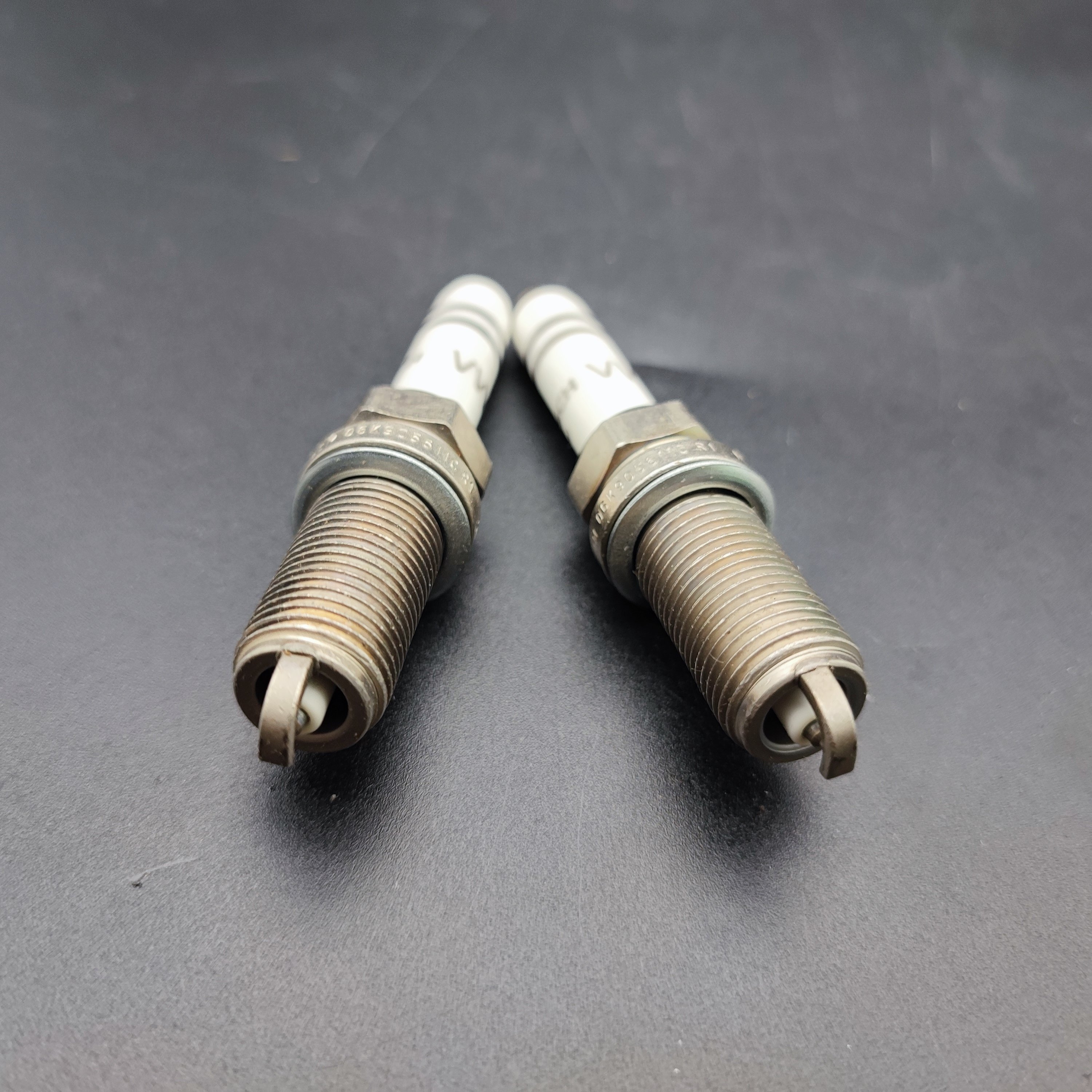 06k905611c Wholesale Auto Parts Iridium Spark Plugs 06k905611c Spark Plug for AUDI