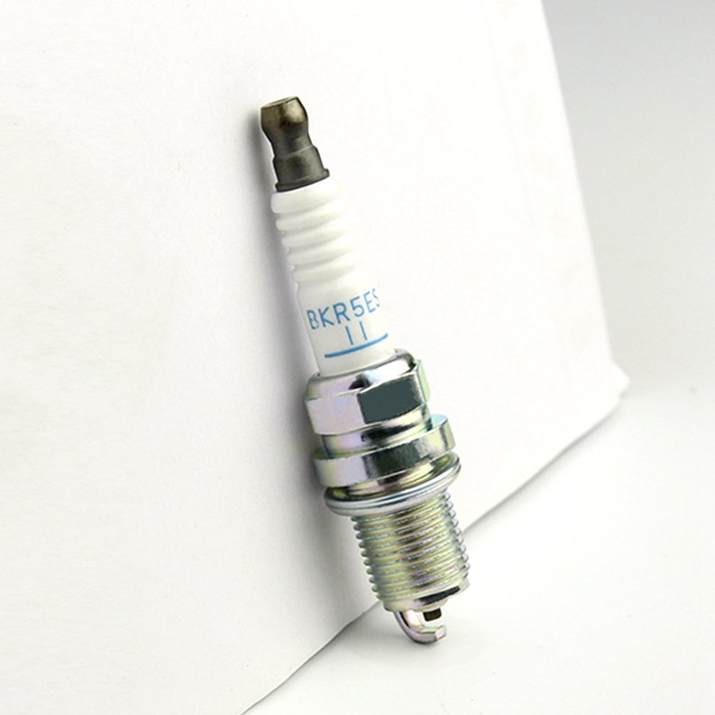 Genuine BKR5ES-11 Iridium Spark Plug 18814 11051 for Chevrolet Ford Cars Diesel Engine Ignition New Condition Brand Packed