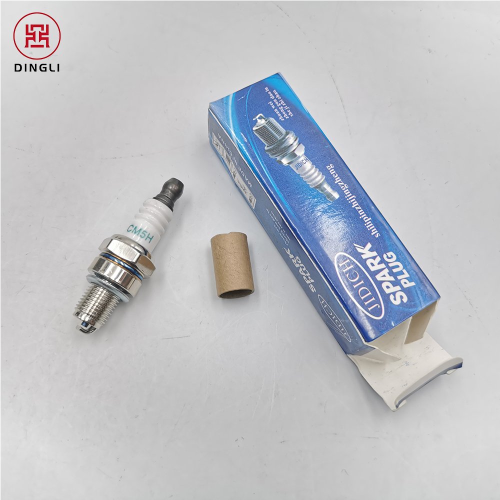 wholesale high quality Spark Plug 4 Stroke GX25 GX35 for Trimmer Brush Cutter Blower Engine Motor HHT25S Engine CMR5H CM5H