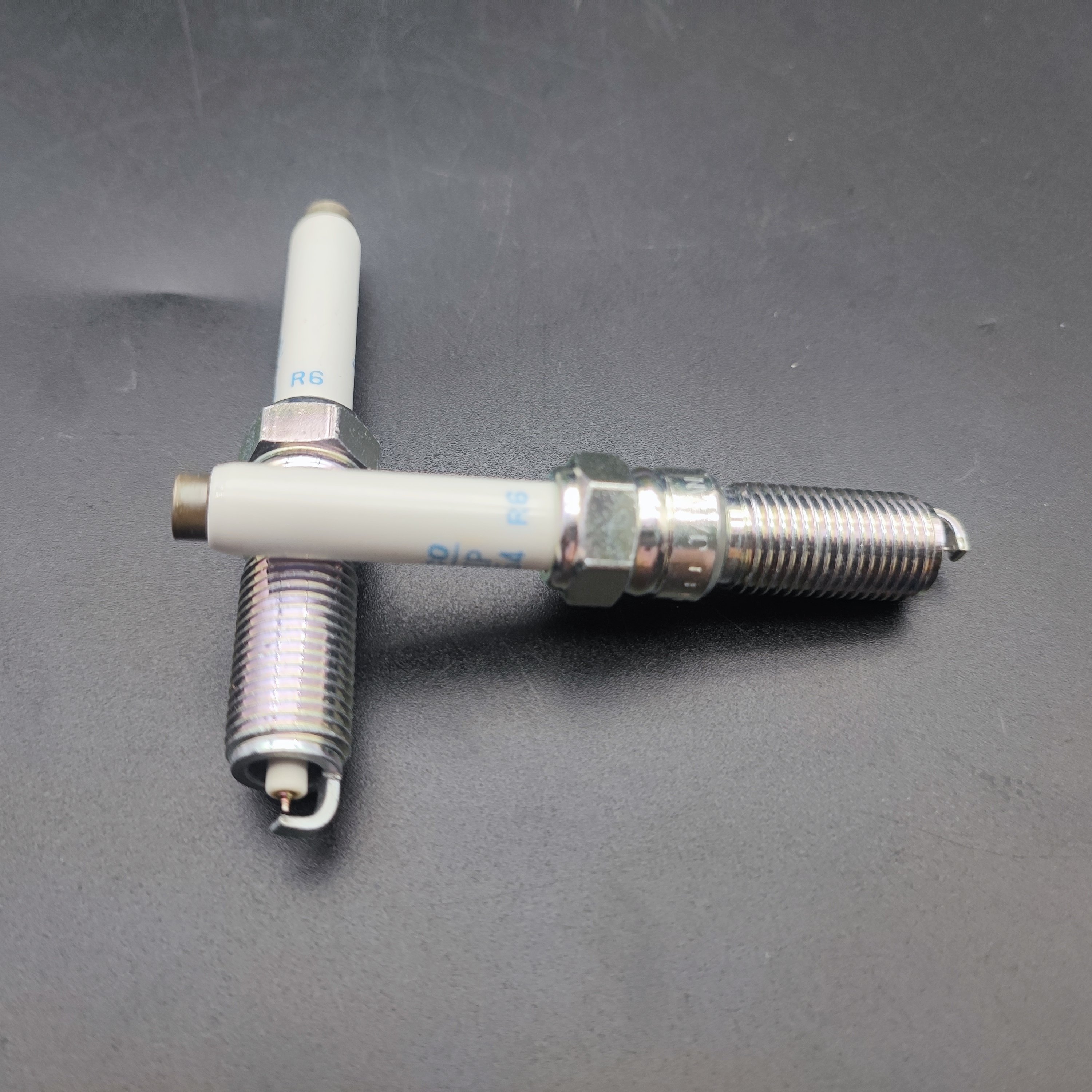 55504354 Auto engine system parts original spark plug car spark plugs spark plug for car 55504354 for Chevrolet Malibu 2021 2.0T