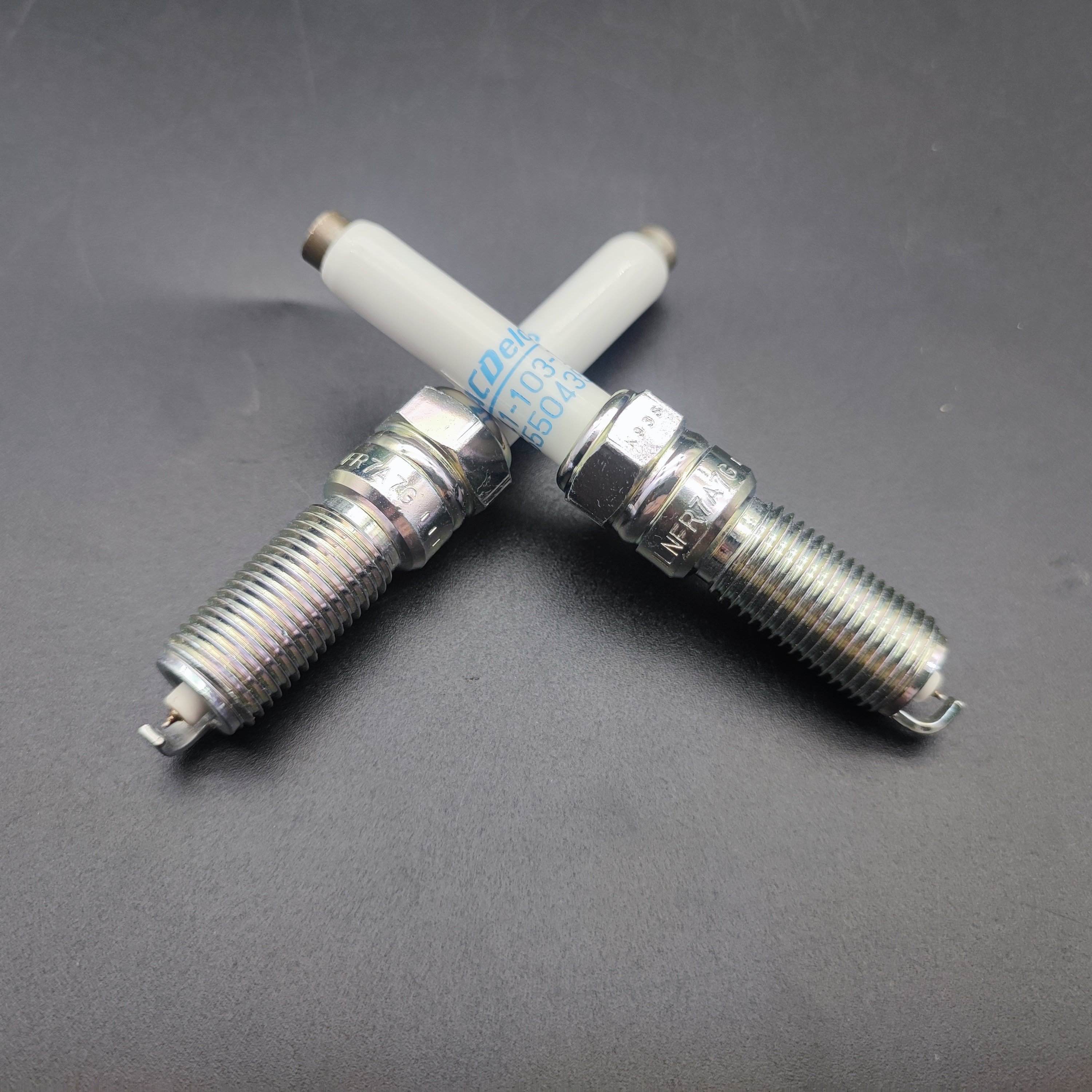 55504354 Auto engine system parts original spark plug car spark plugs spark plug for car 55504354 for Chevrolet Malibu 2021 2.0T