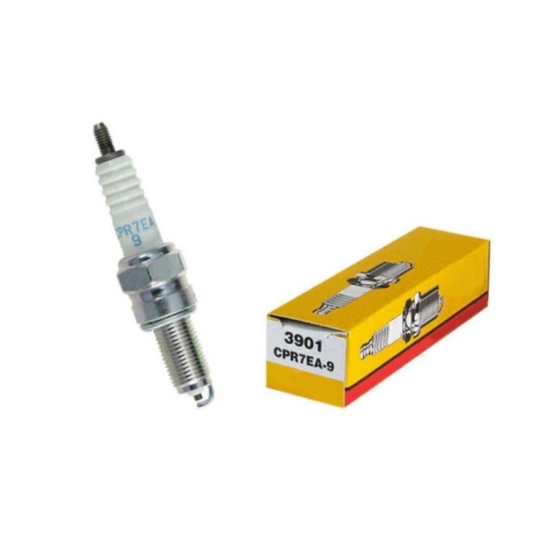 Motorcycle Spare Parts Bujias 3901 CPR7EA-9 Spark Plug For Suzuki Motorcycles Ignition Engition Accessories