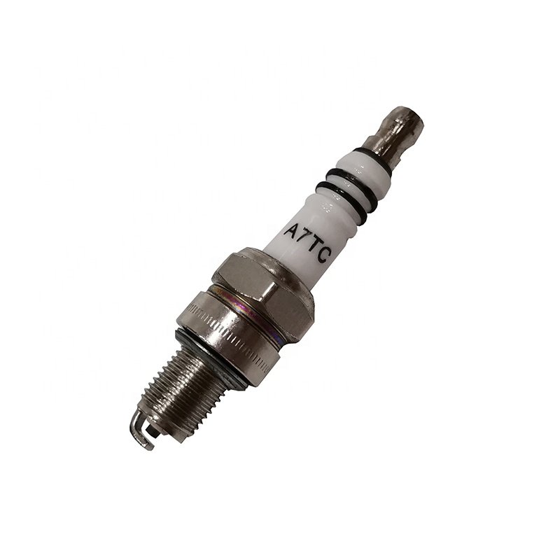 China Spark Plugs Replacement Gy6 Motorcycle Engine Part Platinum Nickel Spark Plug C7Hsa A7Tc C7 Spark Plug