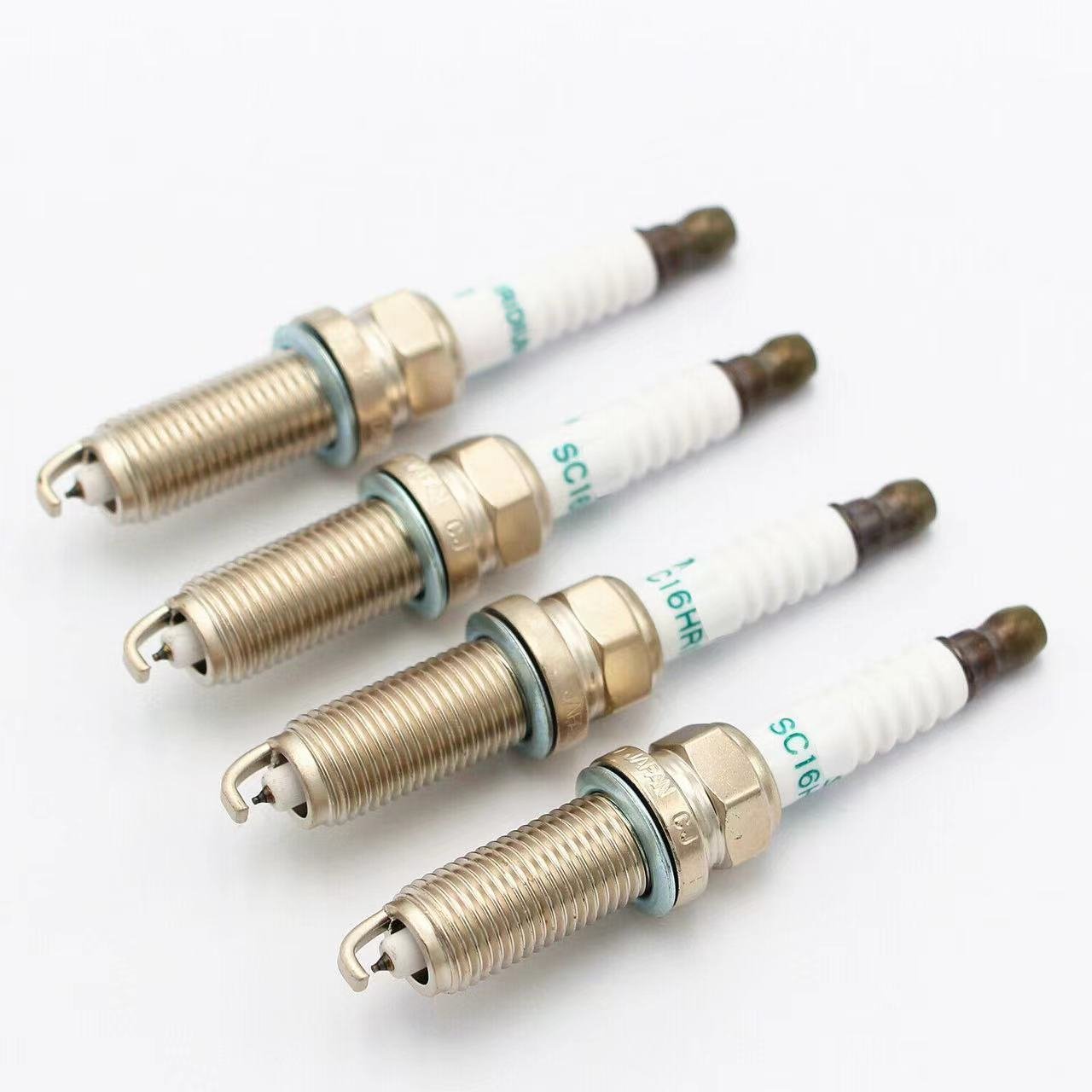 Engine spark plug 9004A-91068 90919-0184 90919-01285 90919-01287 90919-01289 90919-01276 90919-01298 90191-01184