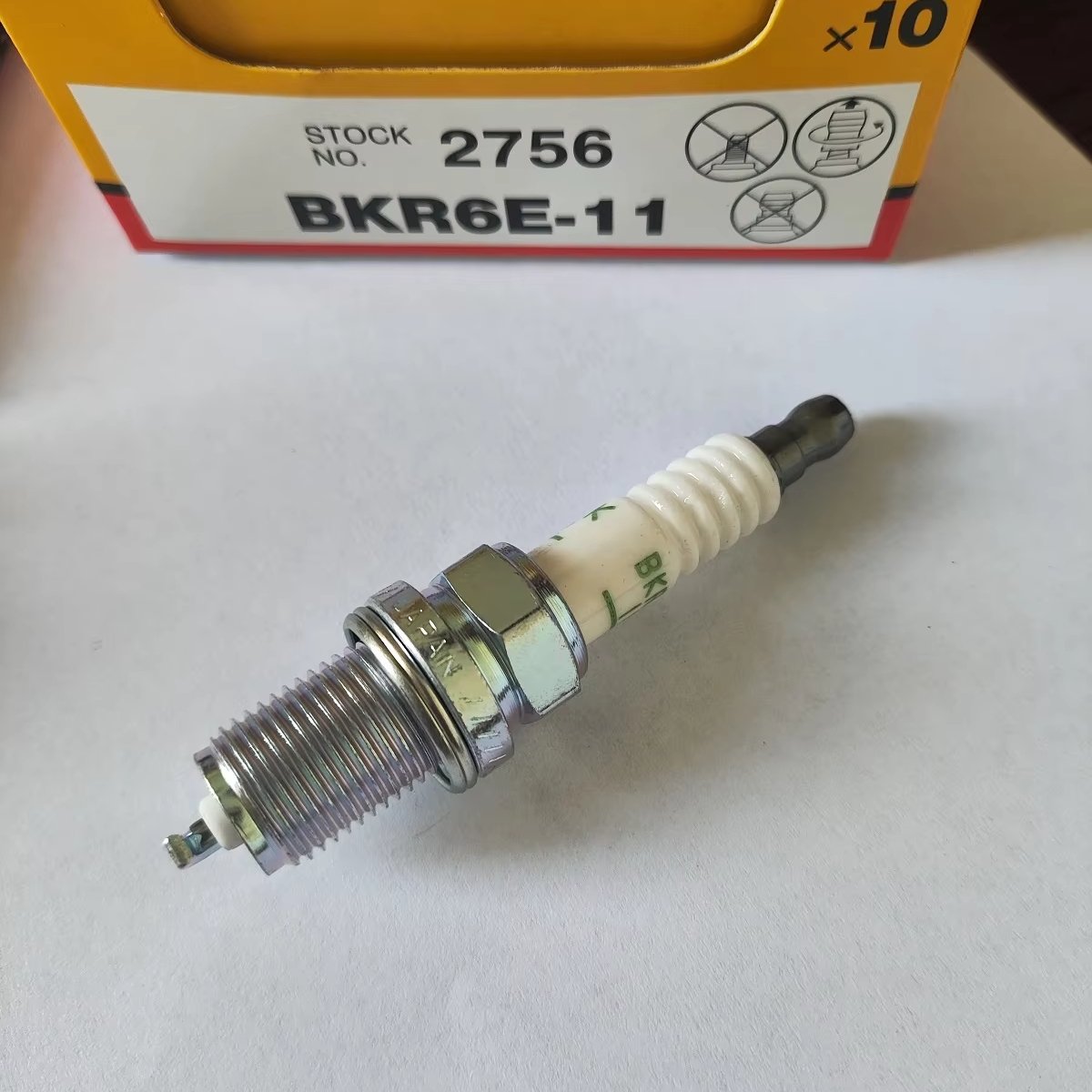 Auto Bujias Spark Plug For Ngk 2756 BKR6E-11 suitable Suzuki Nissan HONDA