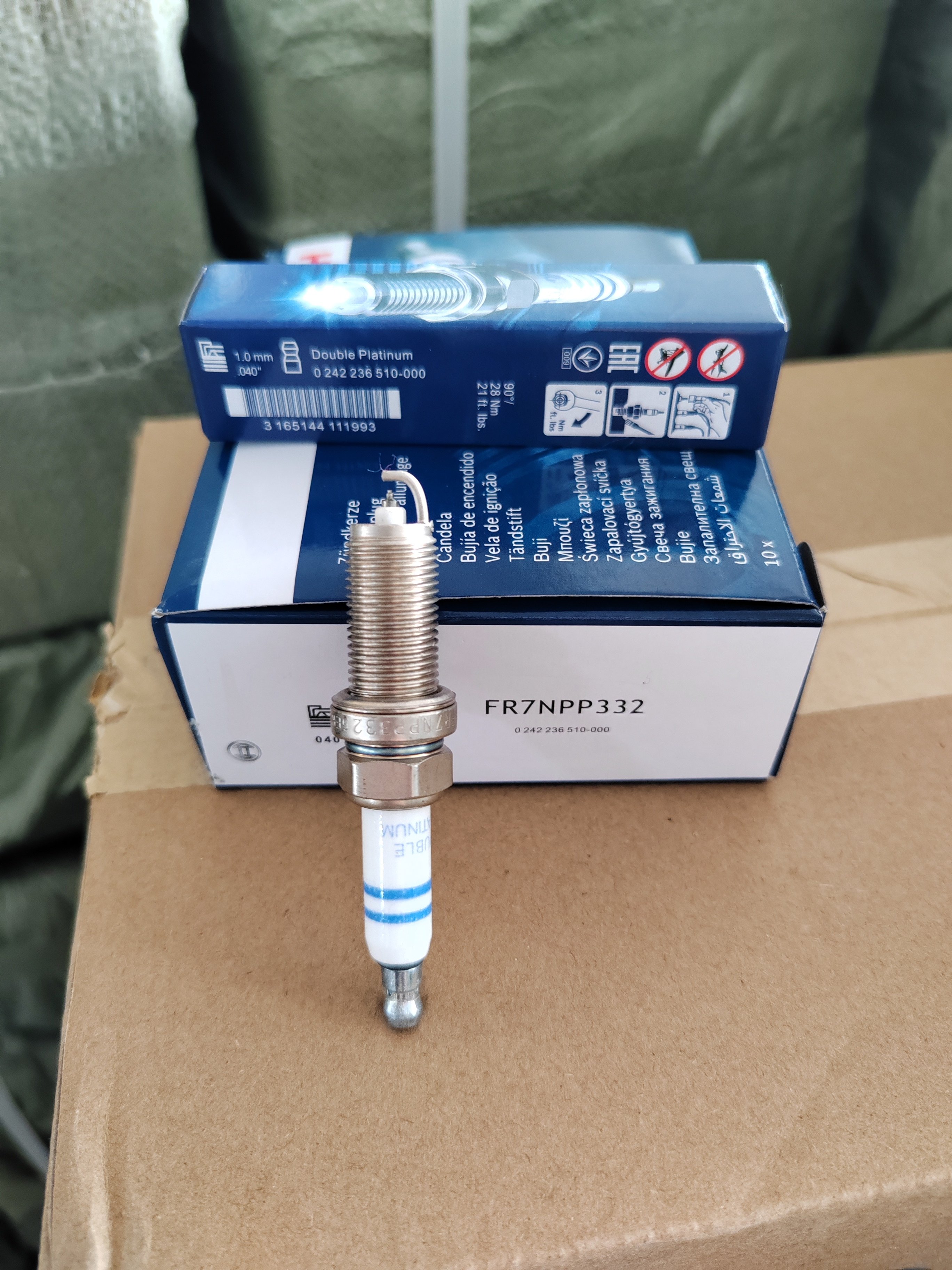 Factory directly supply High quality BO-SCH Spark Plug FR7NPP332 0242236510Double Iridium