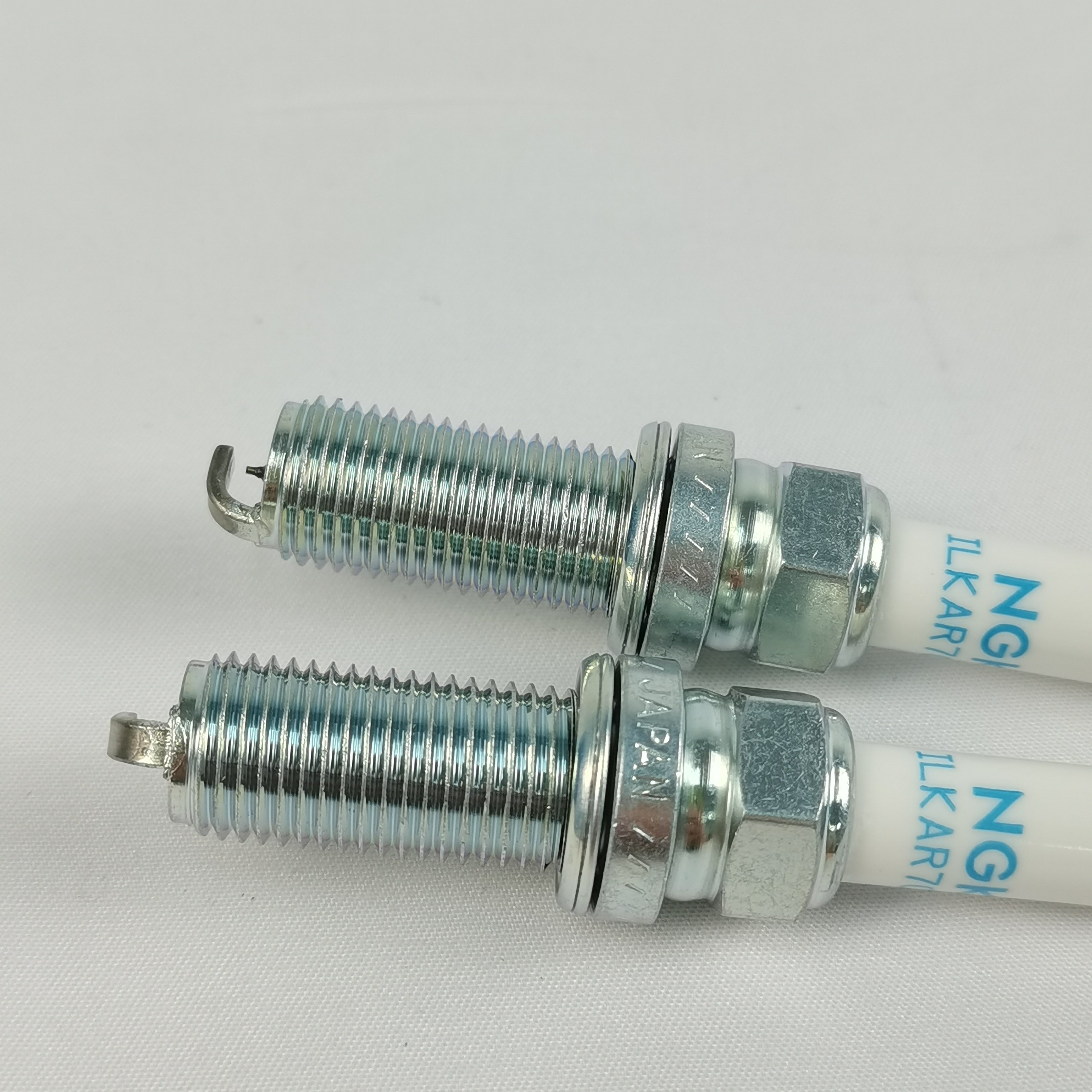 High Quality OE LR032080 Spark Plug for land rover 5.0L & 5.0L SUPERCHARGED V8 ENGINES Spark Plug