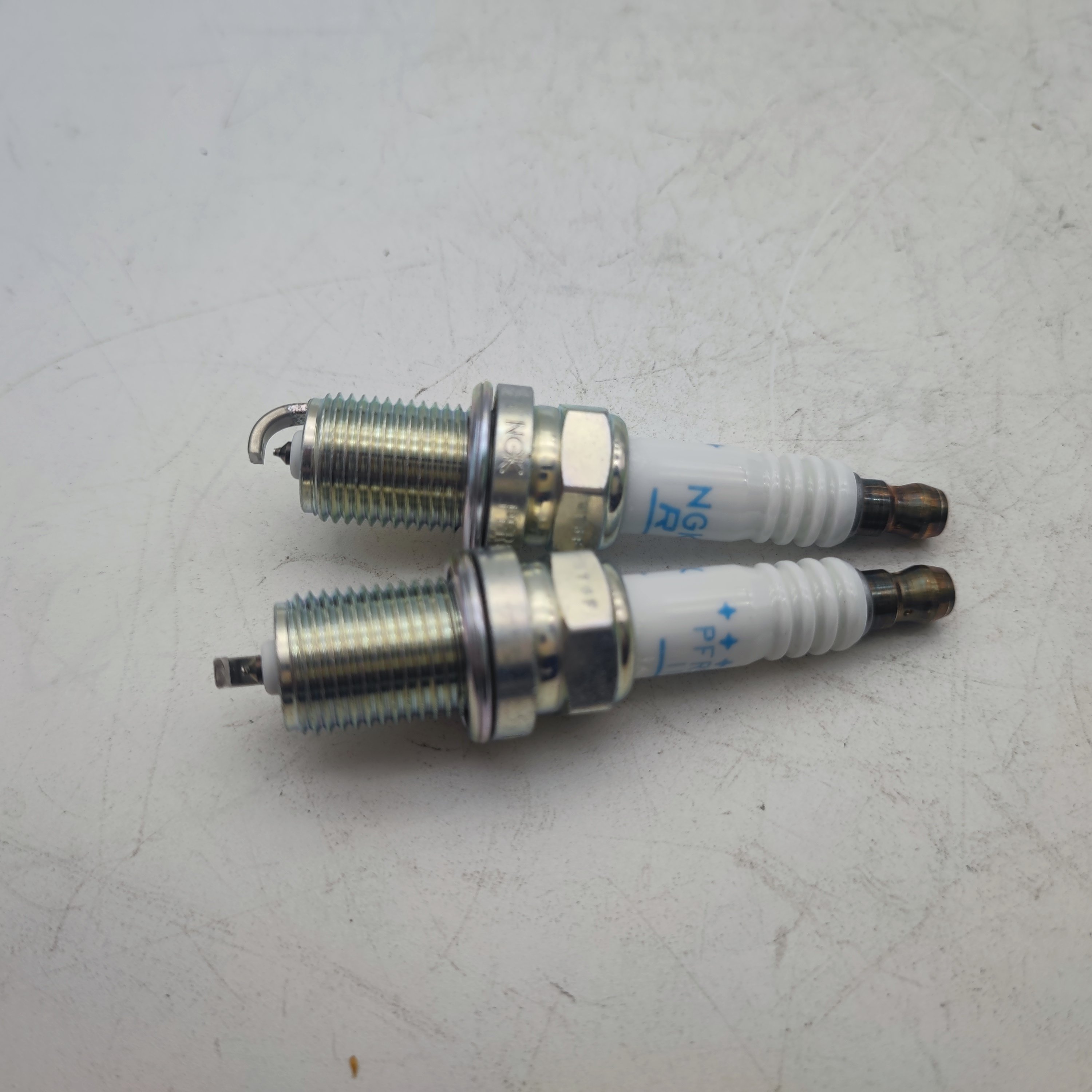 Wholesale Genuine N,GK 4292-PFR5R-11 Original factory quality spark plug