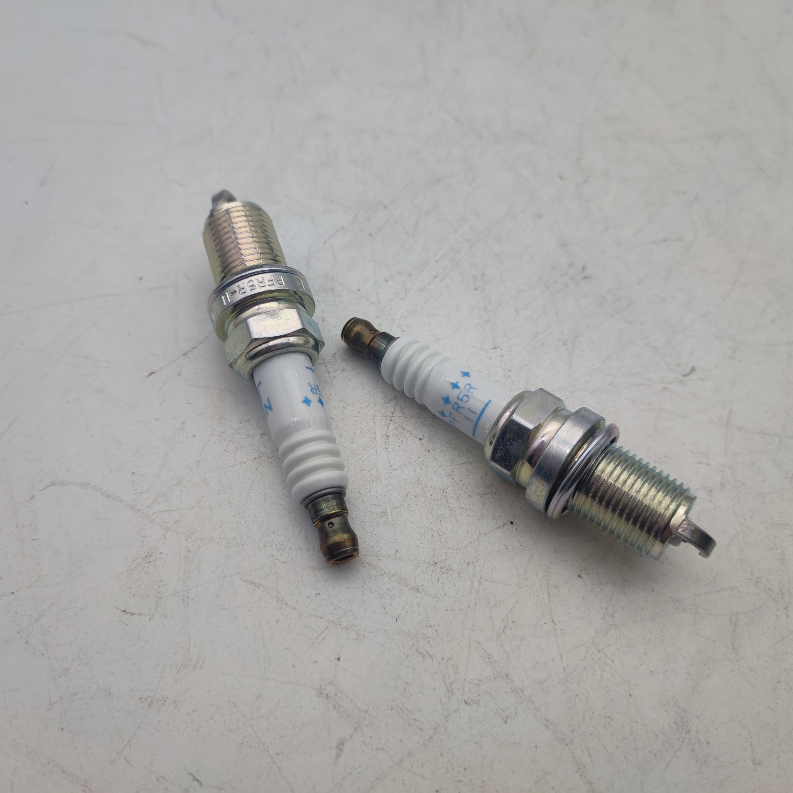 Wholesale Genuine N,GK 4292-PFR5R-11 Original factory quality spark plug