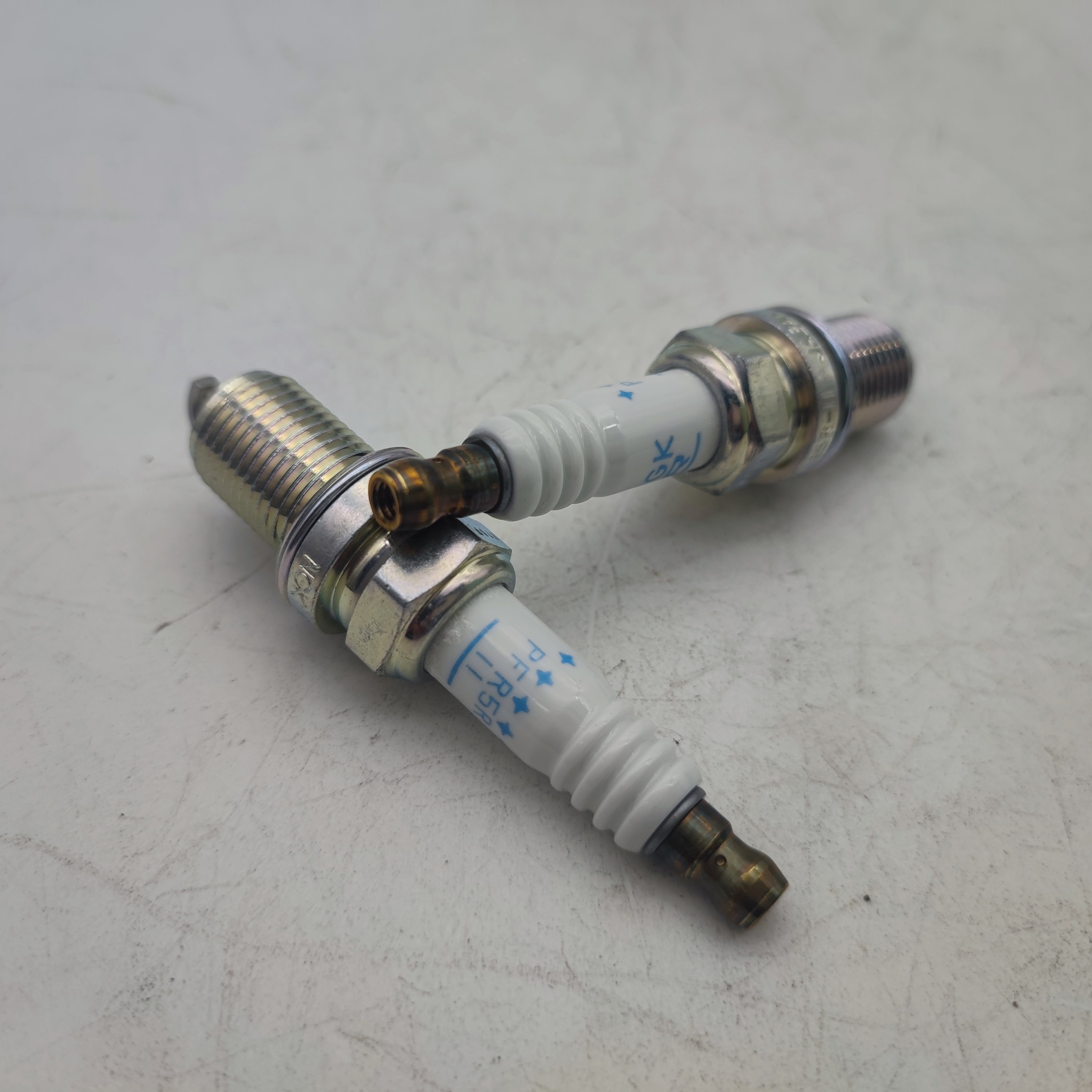 Wholesale Genuine N,GK 4292-PFR5R-11 Original factory quality spark plug
