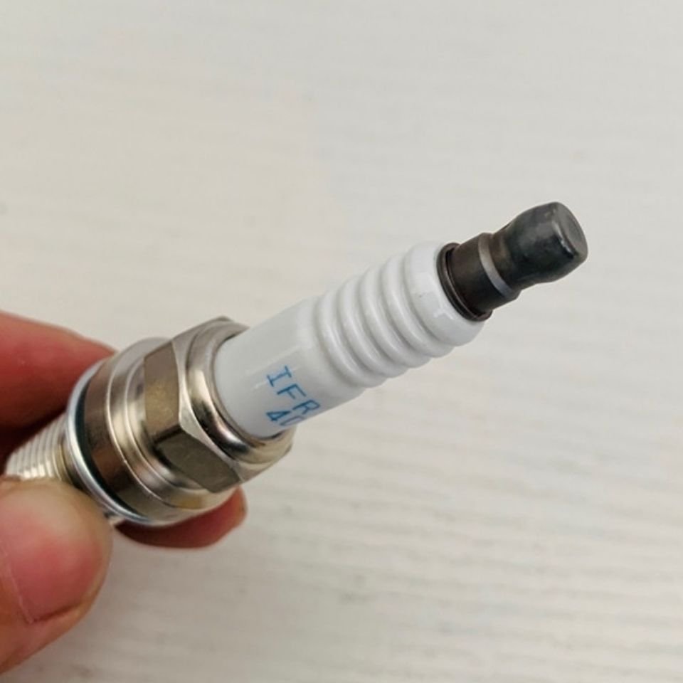 Spark plugs IFR7F-4D natural gas engine parts ignition device spark plugs for trucks buses buses