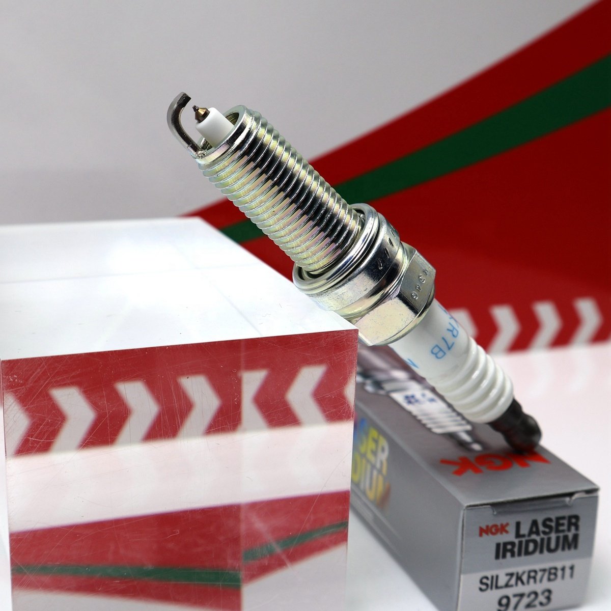 Genuine SILZKAR7B11 9723 Original NGK Iridium Platinum spark plug for K3 1.8L/K4 2014.9/K5 2.0L HYUNDAI IX25/IX24 ELANTRA