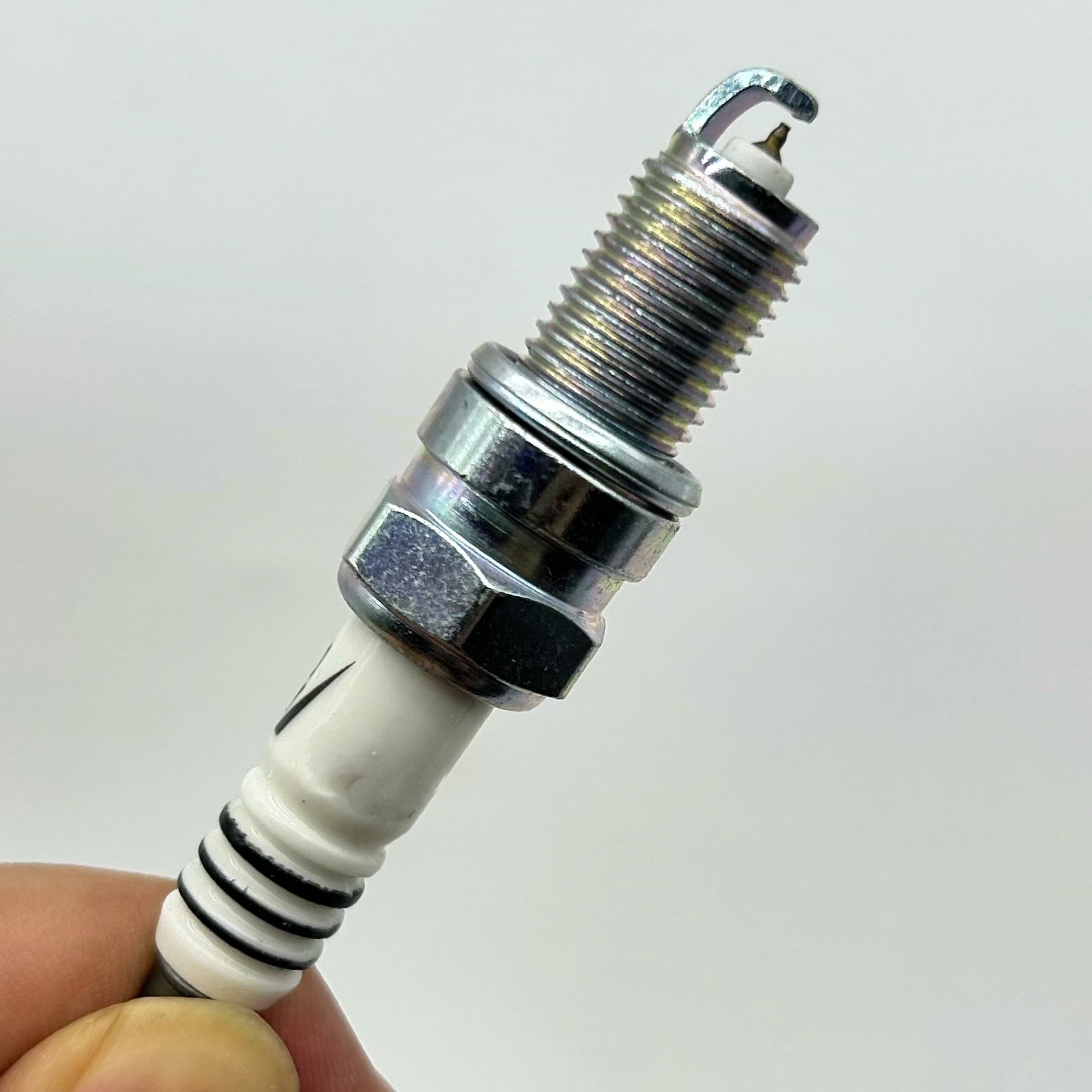 DCPR7EIX is suitable for Chevy Avio Roca Roca Iridium alloy spark plug fittings 3144