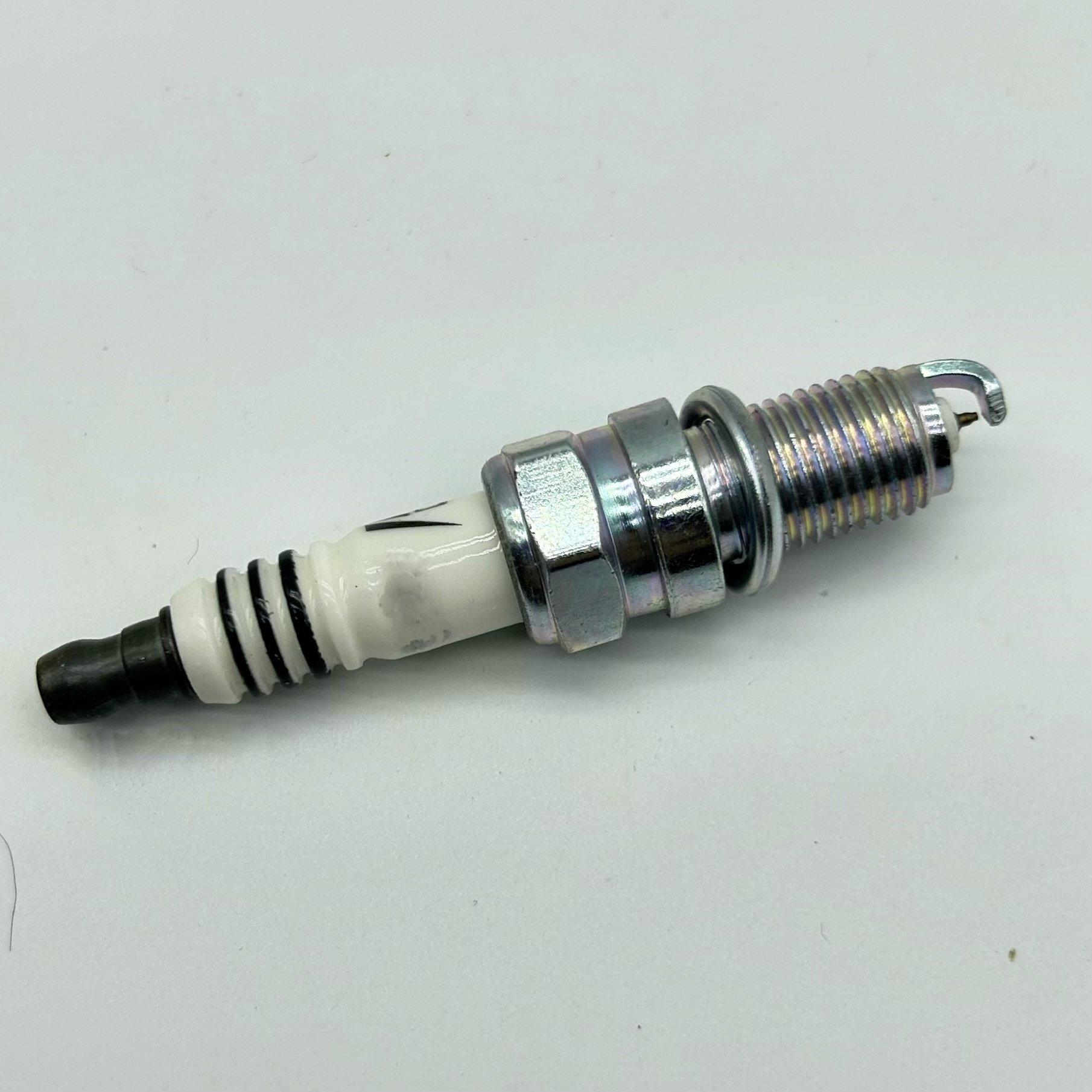 DCPR7EIX is suitable for Chevy Avio Roca Roca Iridium alloy spark plug fittings 3144