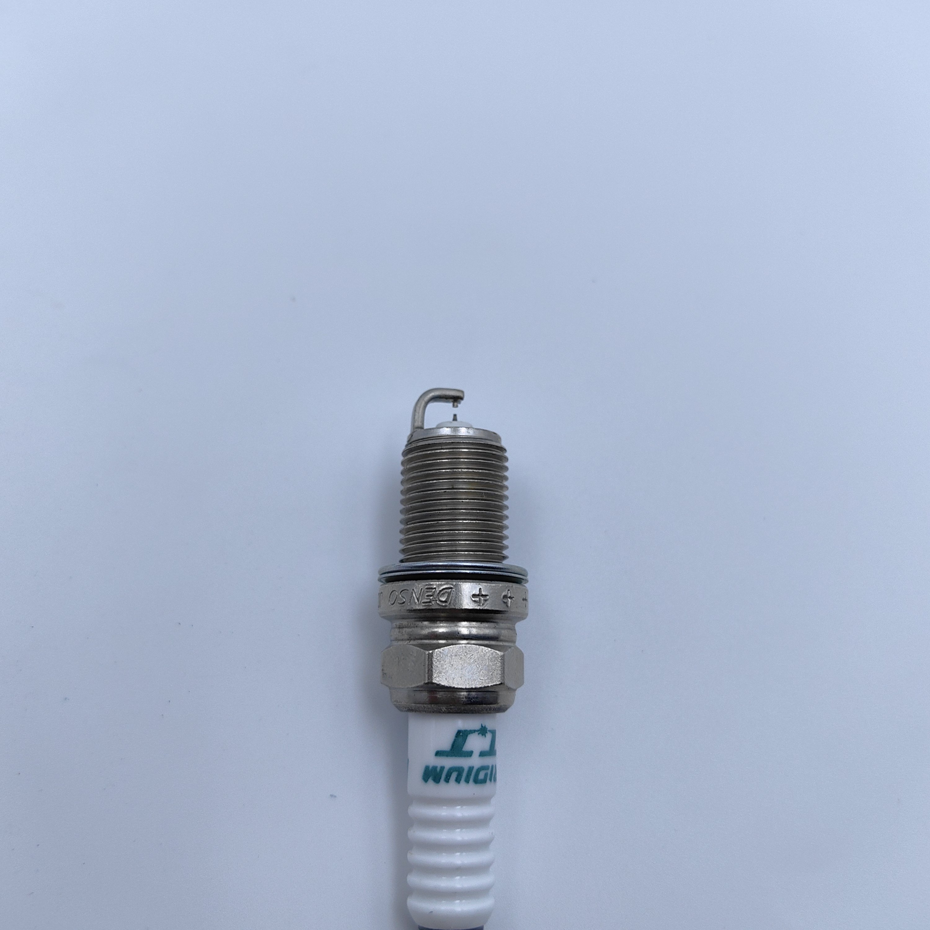 Denso Bujia Spark Plug 4702 IK20TT OEM 5098168AA / 5962 OE / 9004851117 /46475164 For CHAMPION CET11P, BERU Z337