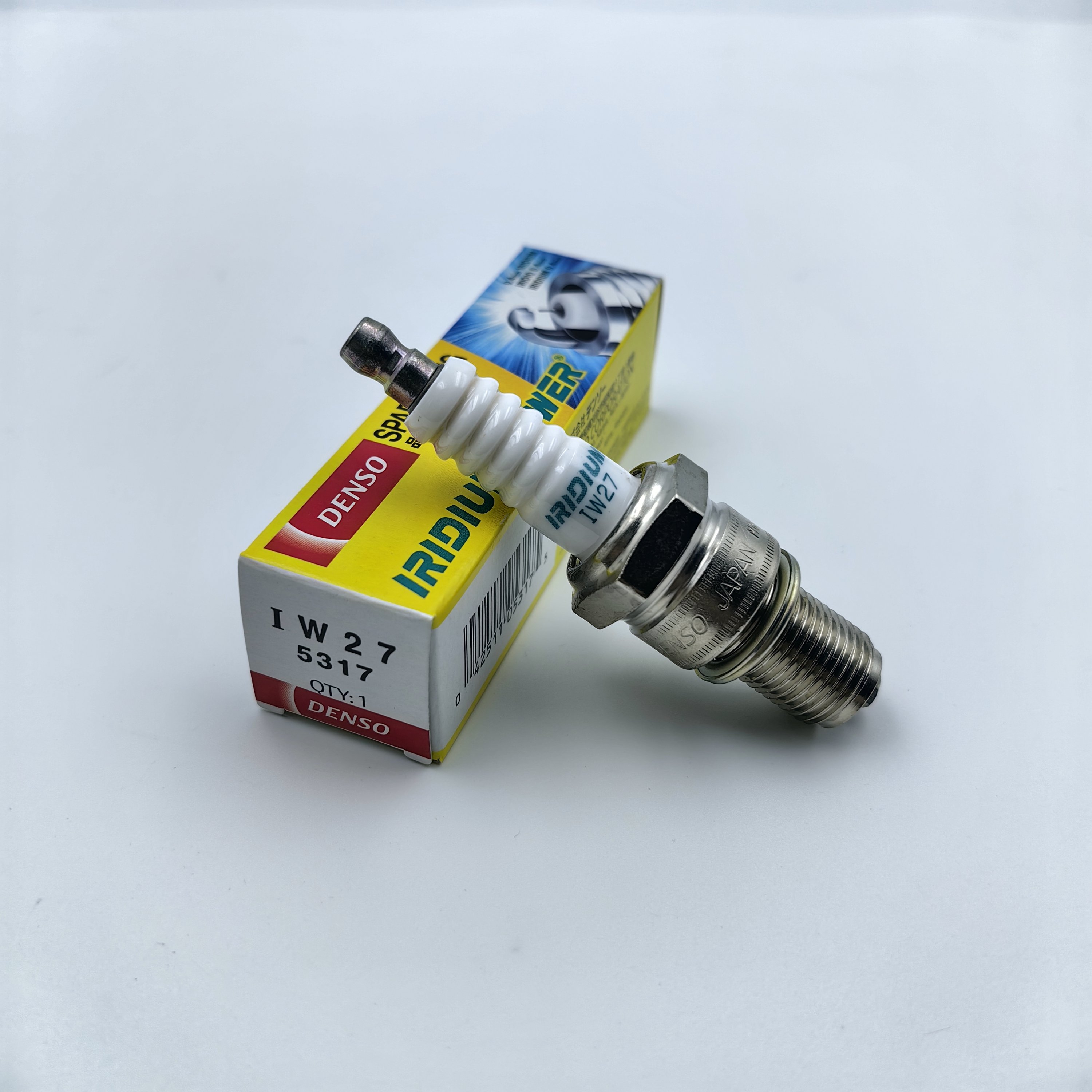 Bujias De Autos DENSO Original Candle 5317 IW27 For Motorcycles MODENAS Dinamik , Ninja KRR ZX150 / MOTO-GUZZI 125 Custom, 125TT