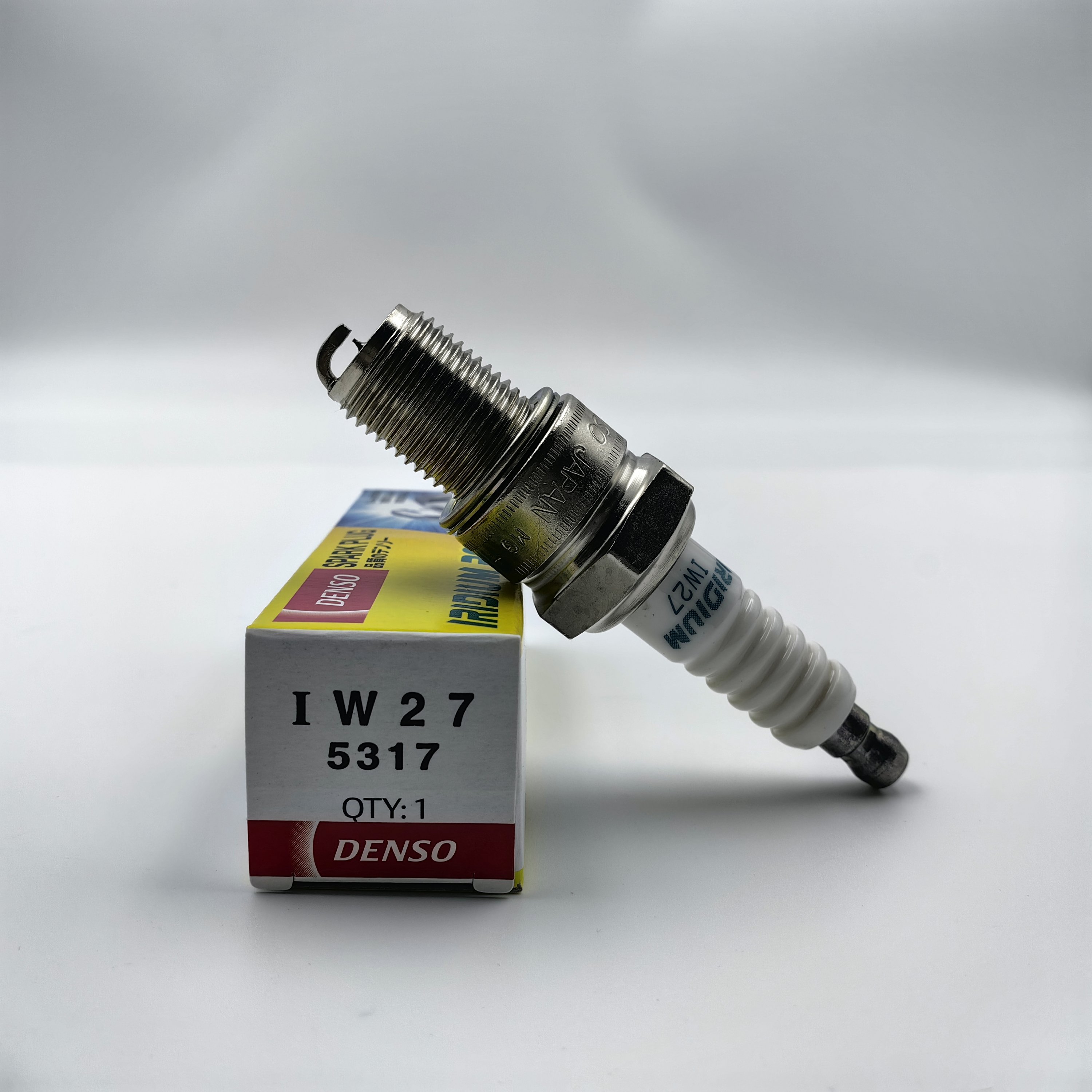 Bujias De Autos DENSO Original Candle 5317 IW27 For Motorcycles MODENAS Dinamik , Ninja KRR ZX150 / MOTO-GUZZI 125 Custom, 125TT