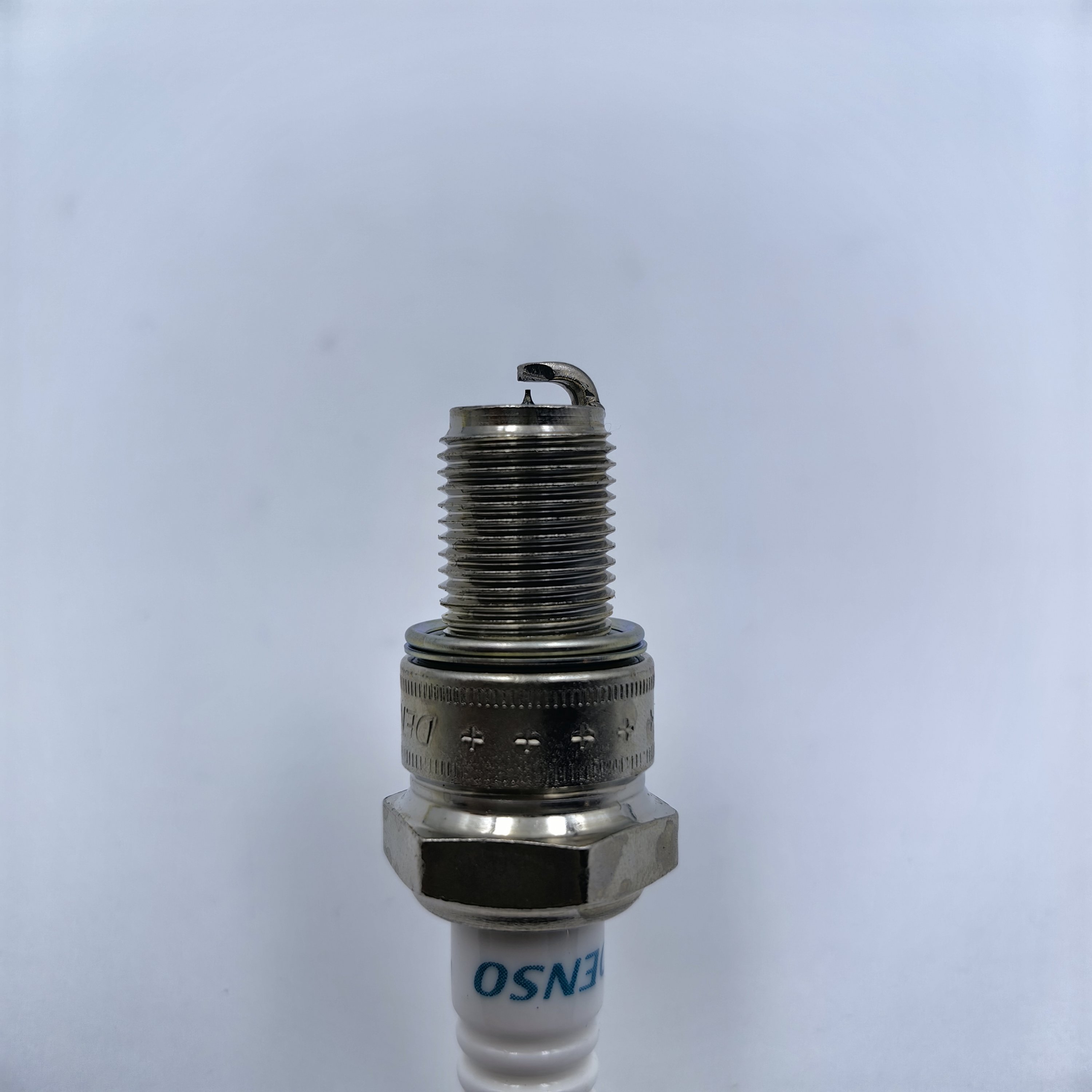 Bujias De Autos DENSO Original Candle 5317 IW27 For Motorcycles MODENAS Dinamik , Ninja KRR ZX150 / MOTO-GUZZI 125 Custom, 125TT