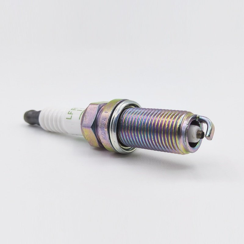 Auto Engine Parts Ordinary Spark Plug 18841-11051 for NGK LFR5A-11 1884111051 LFR5A11