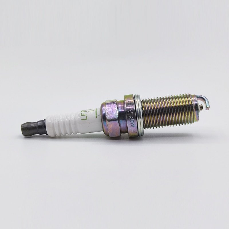 Auto Engine Parts Ordinary Spark Plug 18841-11051 for NGK LFR5A-11 1884111051 LFR5A11