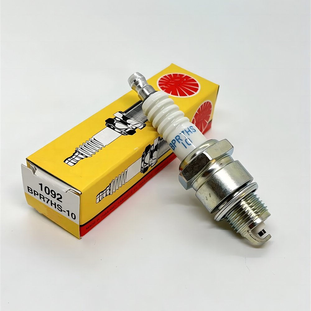 BR7HS-10 1098 Spark Plug Outboard engine Spark plug for Yacht BPR7HS-10 1092