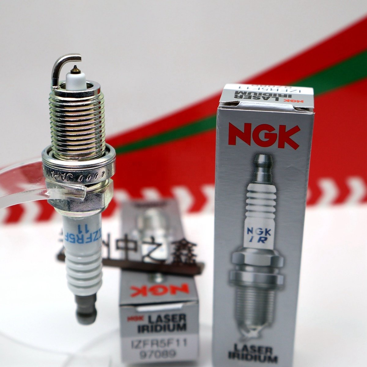 Genuine NGK 97089 IZFR5F11 Original NGK Iridium Platinum spark plug suitable for NGK 2262 ZFR5F11 56028236AA