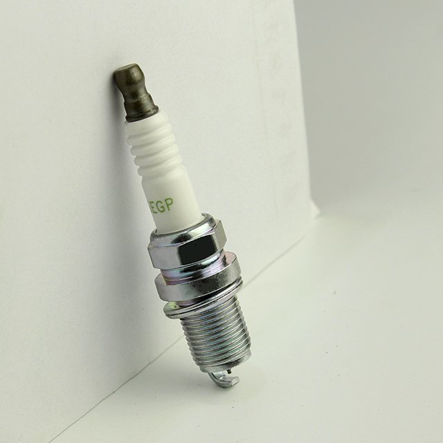 Platinum spark plugs supplier for cars BKR5EGP 7092 chinese manufacturer spark plug