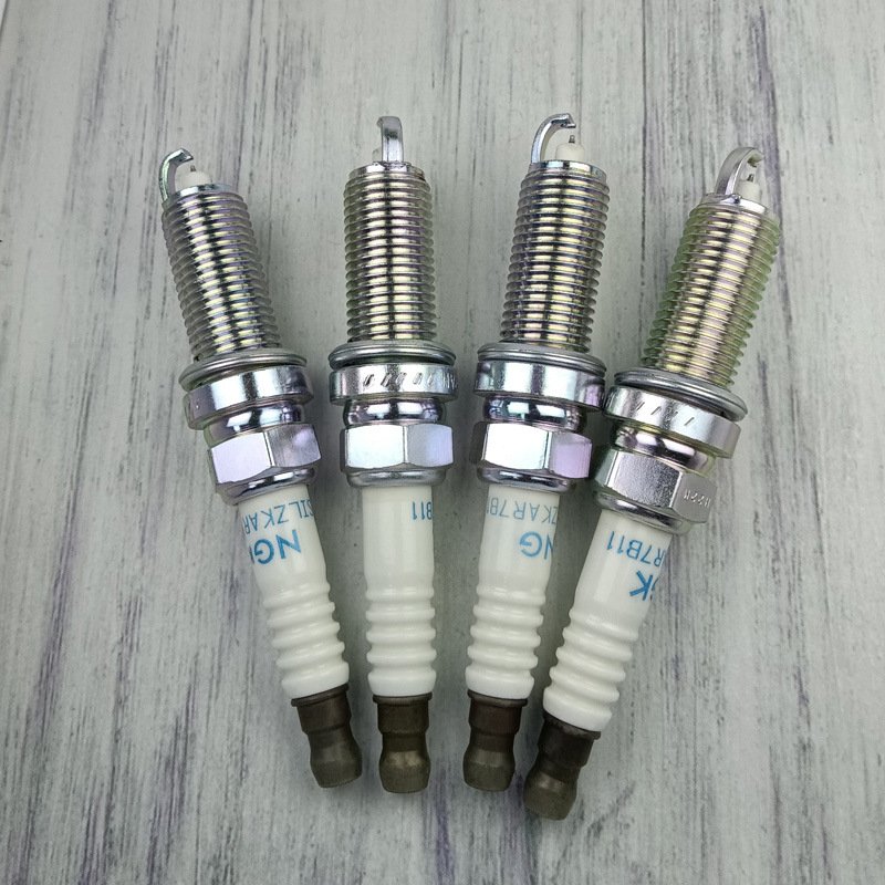 Niude auto spare prats high grade spark plug for for Subaru Forest Human Lion Outback 2.02.5L