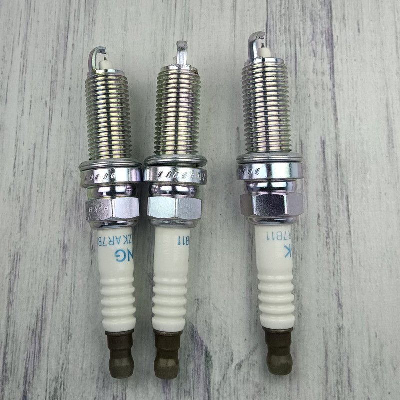 Niude auto spare prats high grade spark plug for for Subaru Forest Human Lion Outback 2.02.5L