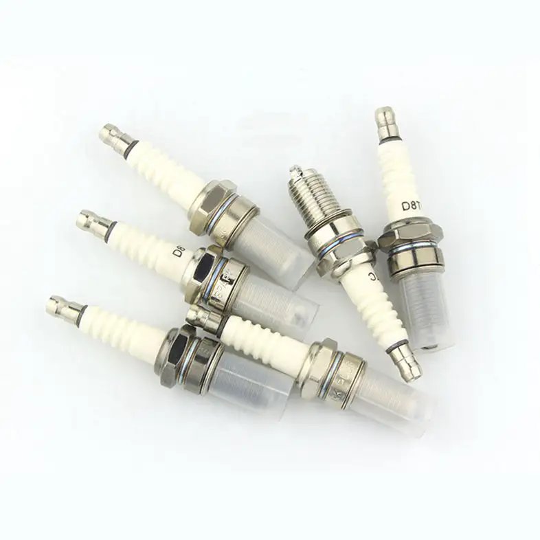 Wholesale Motorcycle Parts Platinum Iridium Spark Plugs B8C OEM Spark D8TC D8EA CR8E B8TC B7TC Bujias For Honda Yamaha Scooters